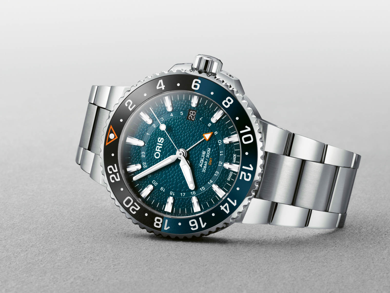 798-7754-4175-set-mb-oris-aquis-gmt-date-whale-shark-limited-edition-1.jpg