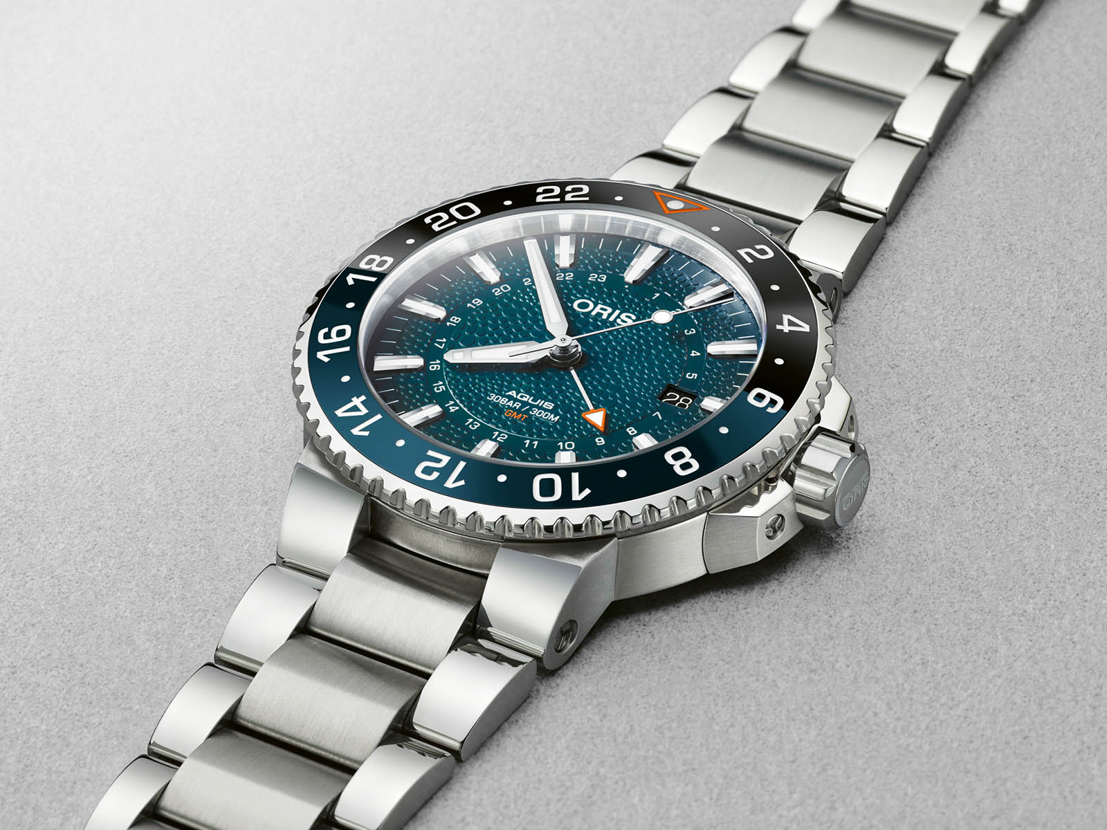 798-7754-4175-set-mb-oris-aquis-gmt-date-whale-shark-limited-edition-3.jpg