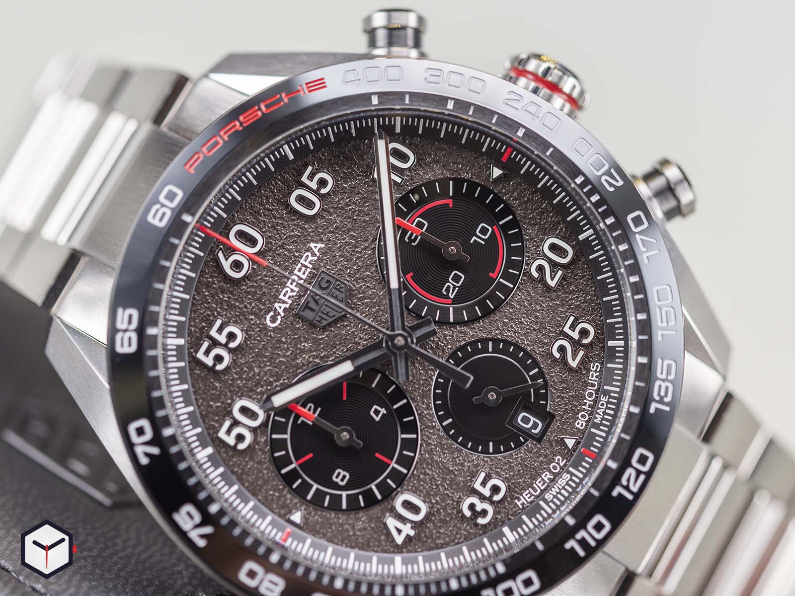 cbn2a1f-ba0643-tag-heuer-carrera-porsche-chronograph-1-2.jpg