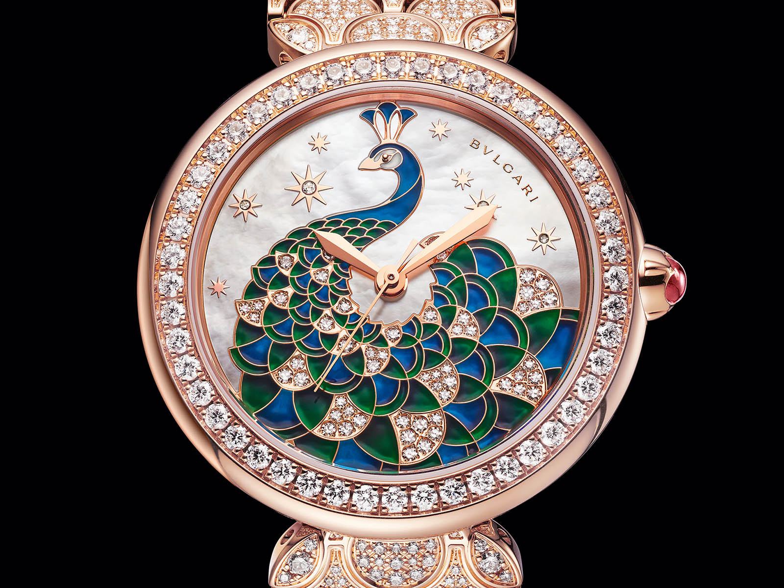 hublot-divas-dream-peacock-diamonds-lvmh-2021-novelties-2.jpg