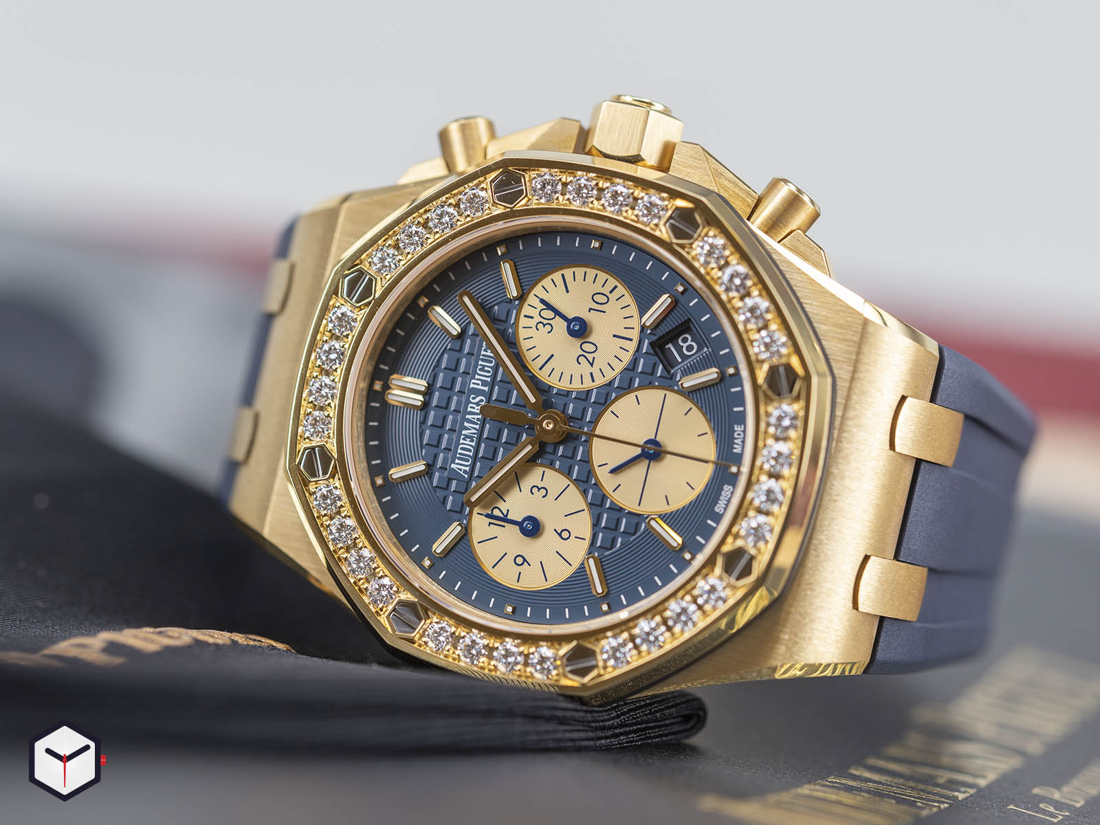 26231ba-zz-d027ca-01-audemars-piguet-royal-oak-offshore-chronograph-1.jpg