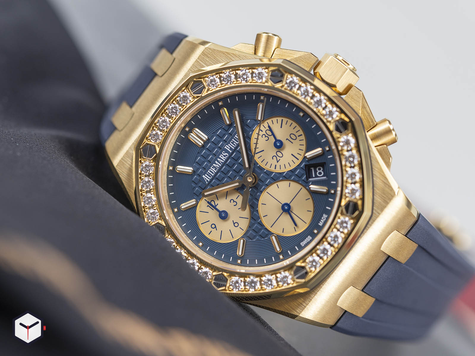 26231ba-zz-d027ca-01-audemars-piguet-royal-oak-offshore-chronograph-2.jpg