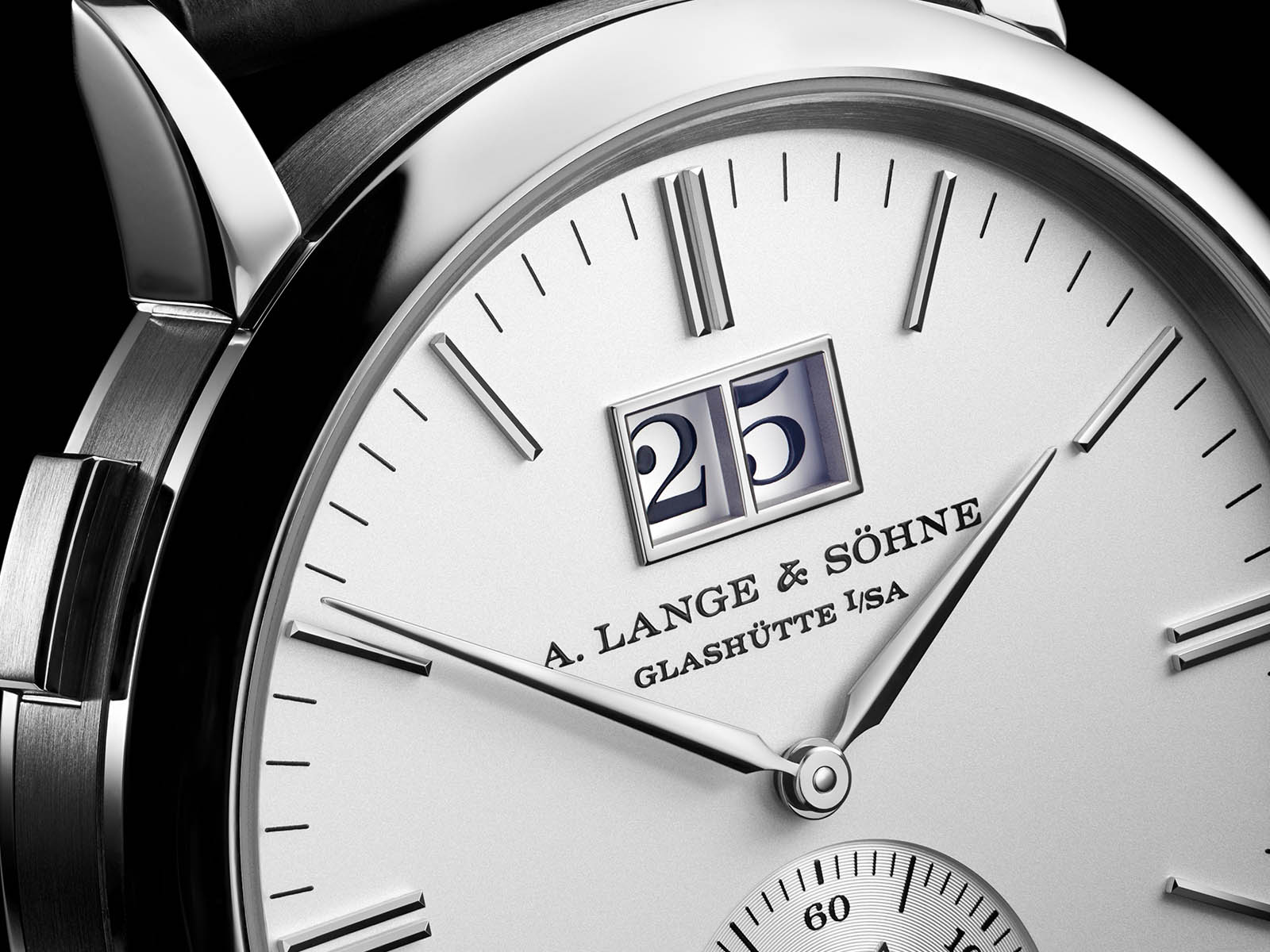 381-026-a-lange-sohne-saxonia-outsize-date-white-gold-5.jpg