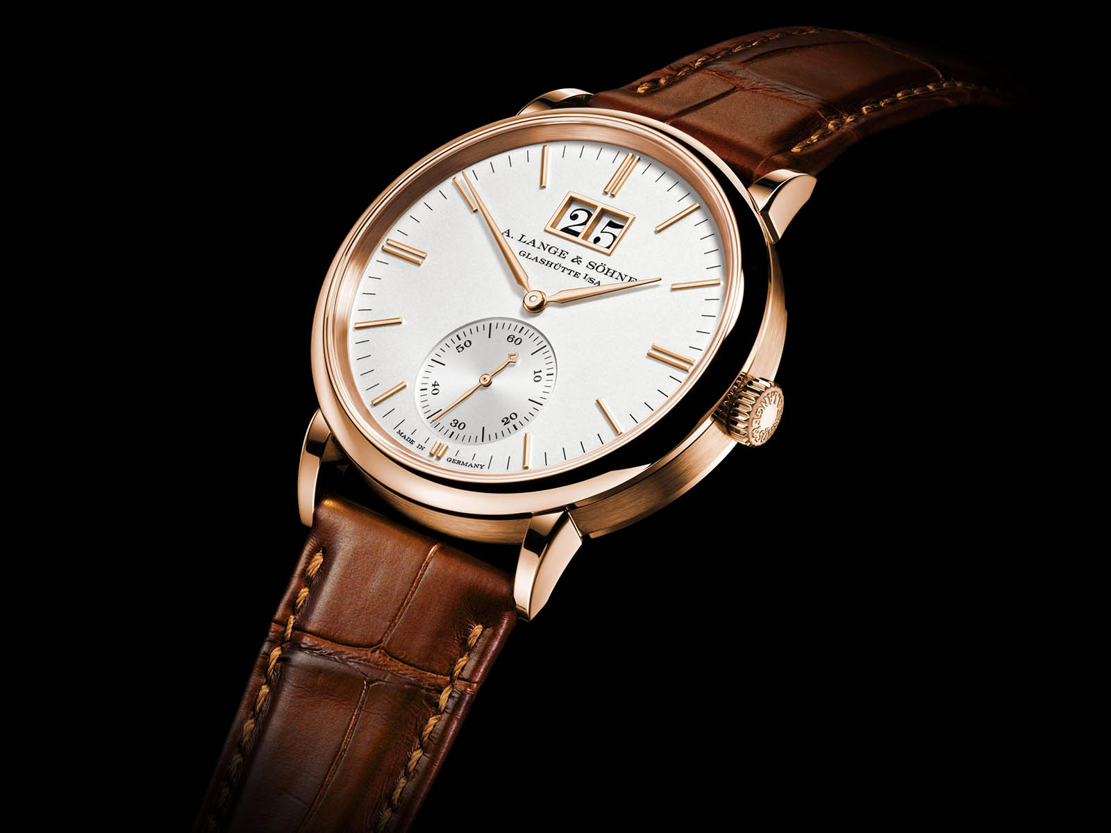 381-032-a-lange-sohne-saxonia-outsize-date-pink-gold-3.jpg