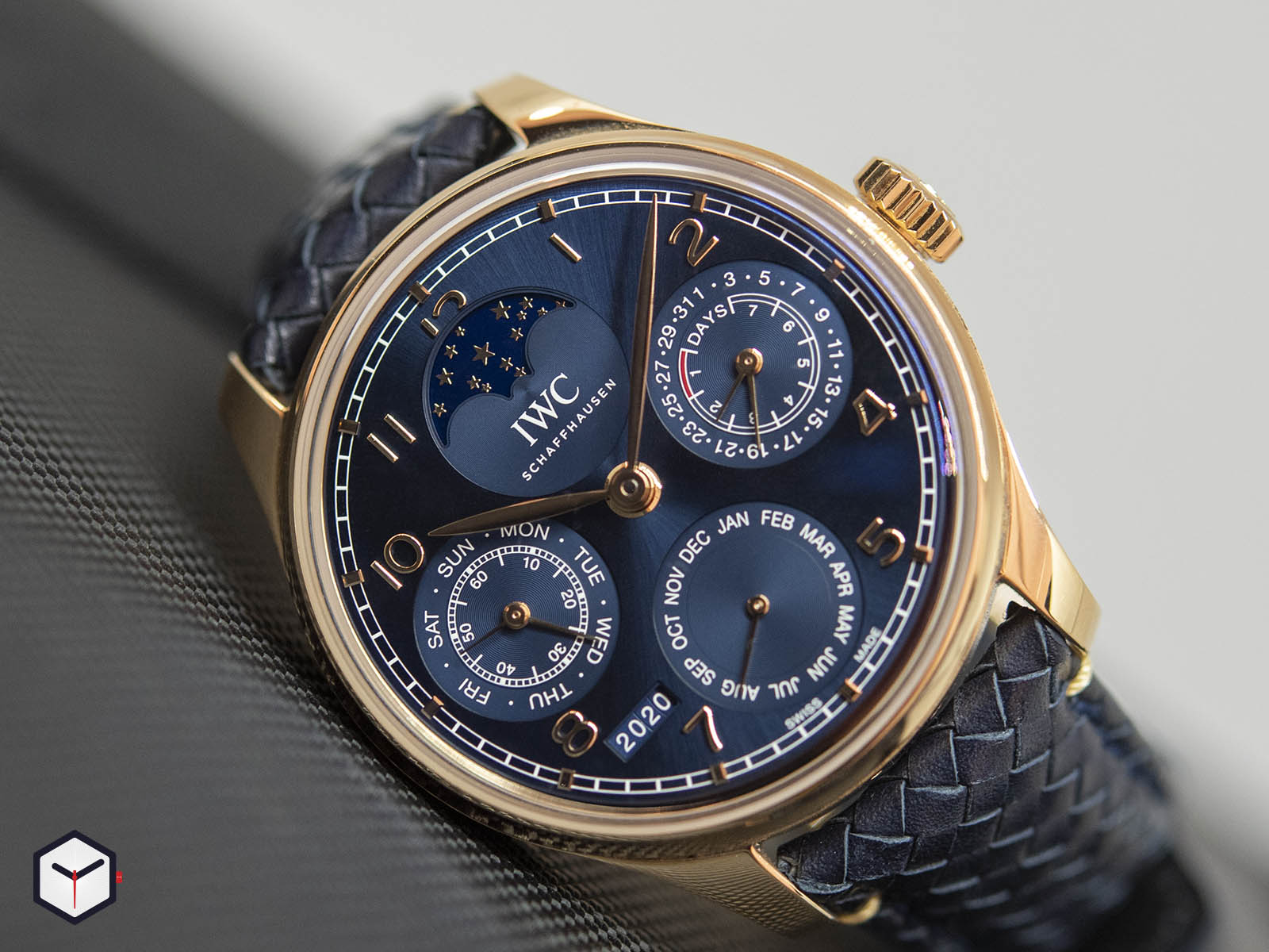 iw503312-iwc-portugieser-perpetual-calendar-boutique-edition-3.jpg