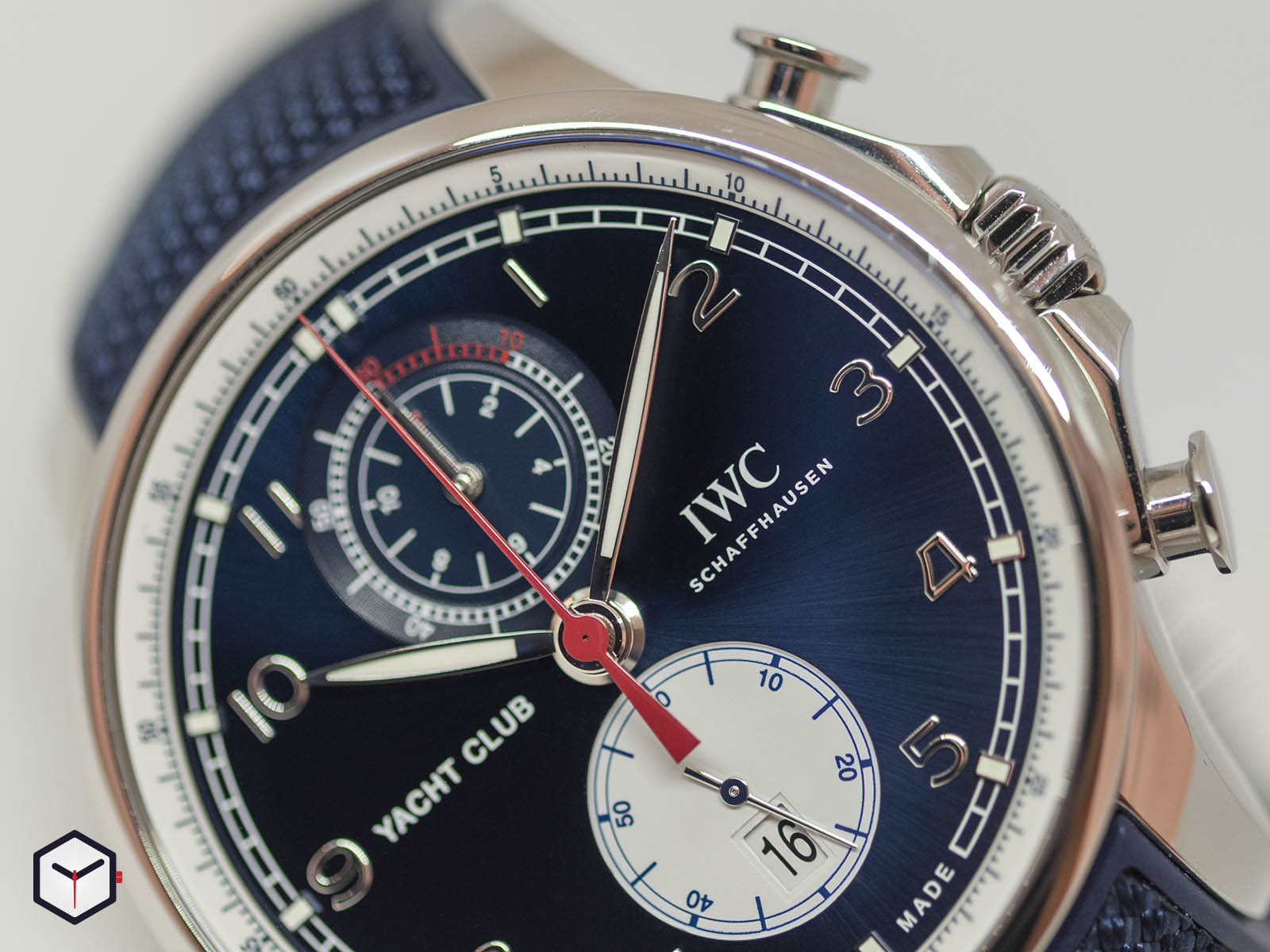 iw390704-iwc-portugieser-yacht-club-chronograph-edition-orlebar-brown-2.jpg