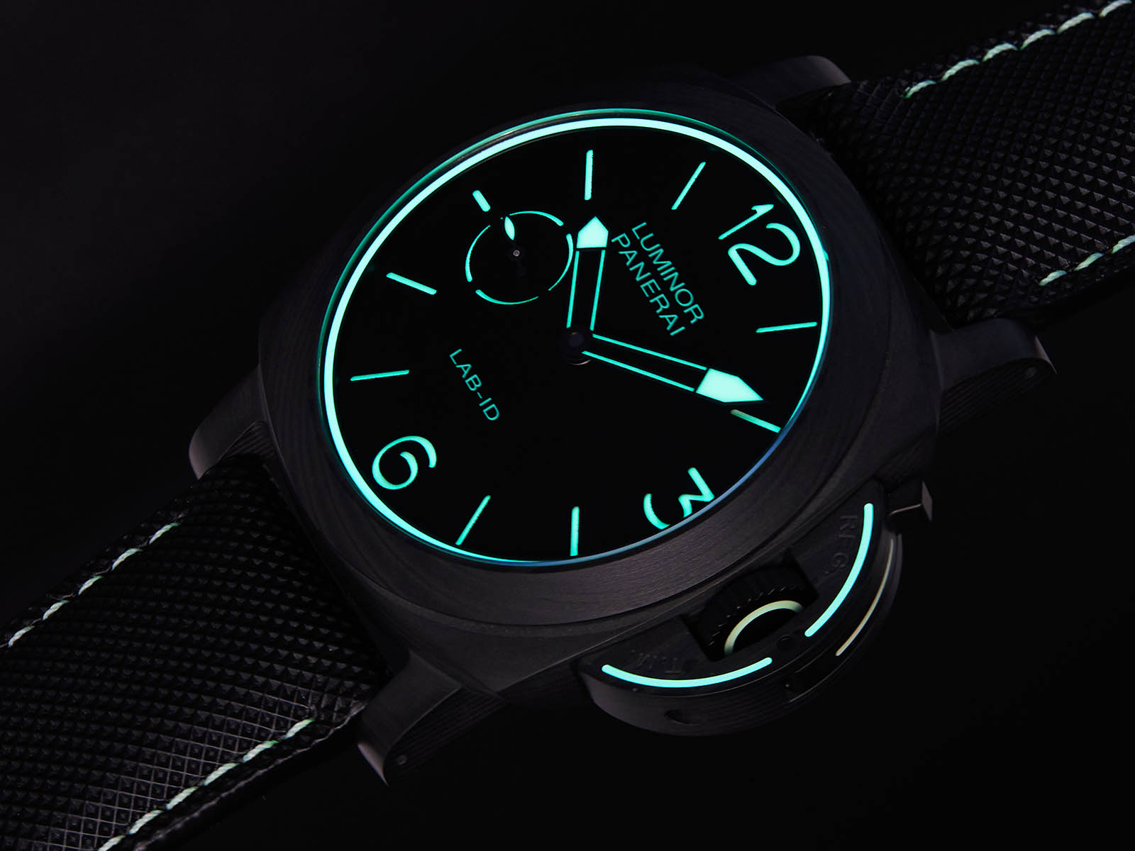 panerai-lab-id-pam1700-with-70-year-guarantee-3.jpg