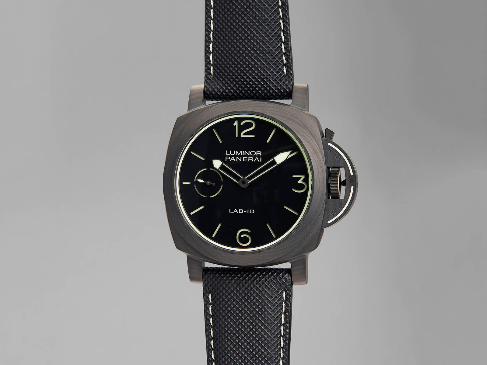 panerai-lab-id-pam1700-with-70-year-guarantee-5.jpg