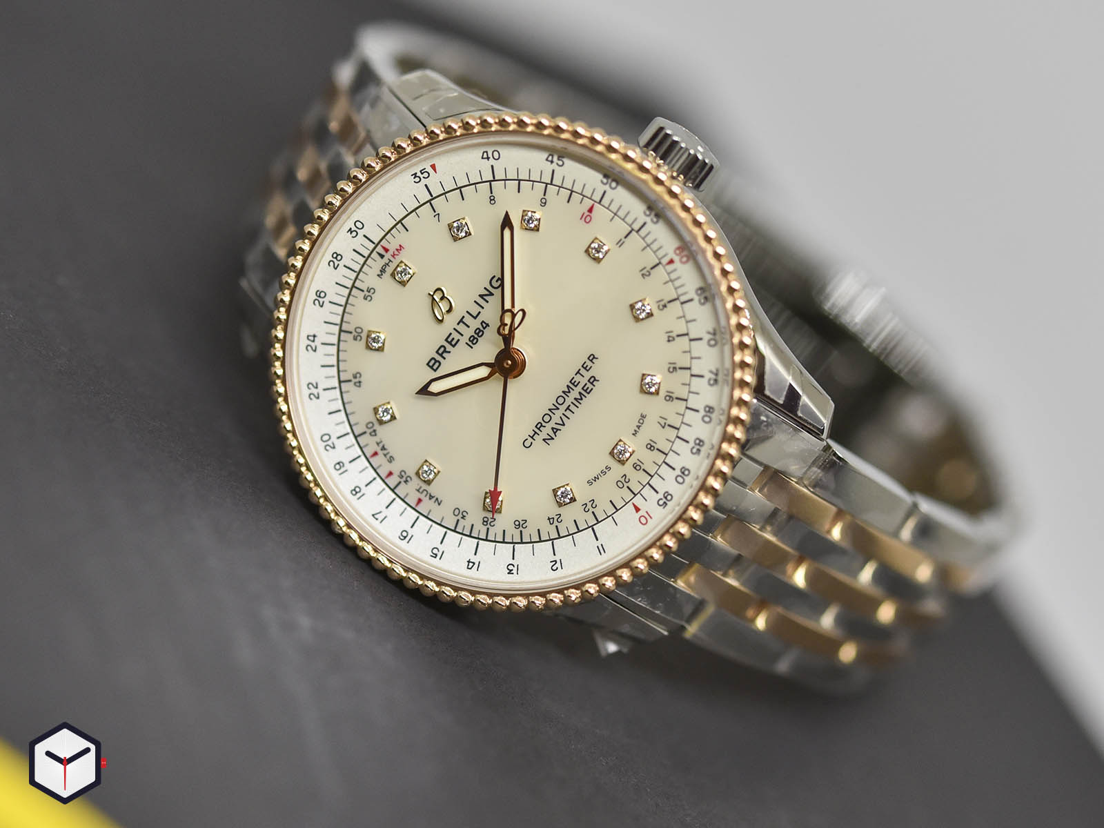 u17395211a1u1-breitling-navitimer-automatic-35-2.jpg