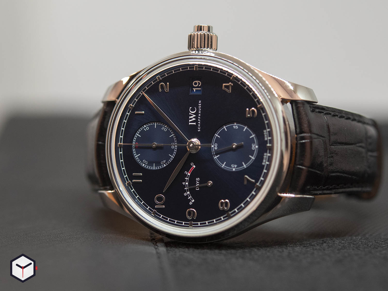 iw515301-iwc-portugieser-hand-wound-monopusher-edition-laureus-sport-for-good-1.jpg