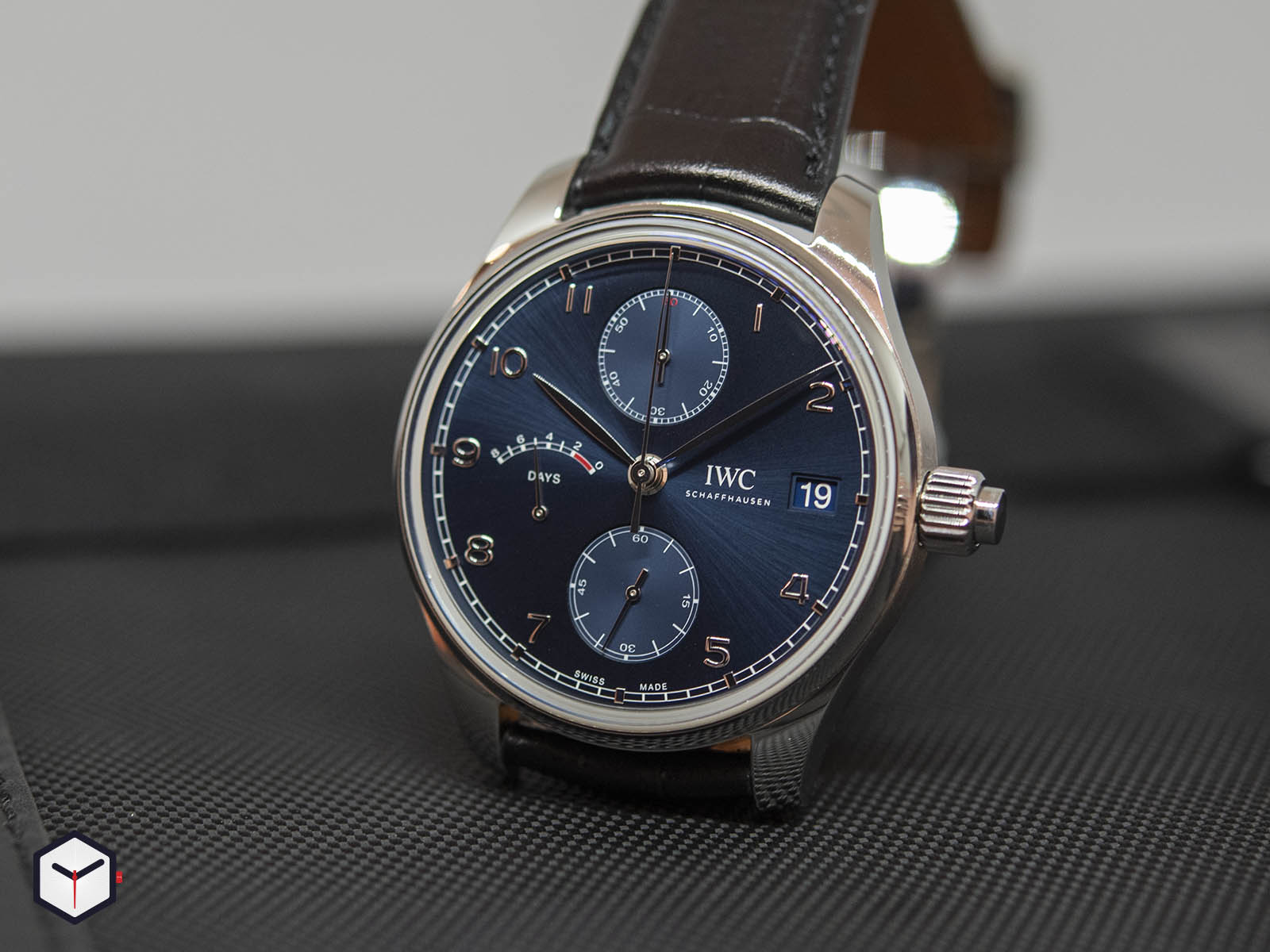 iw515301-iwc-portugieser-hand-wound-monopusher-edition-laureus-sport-for-good-3.jpg