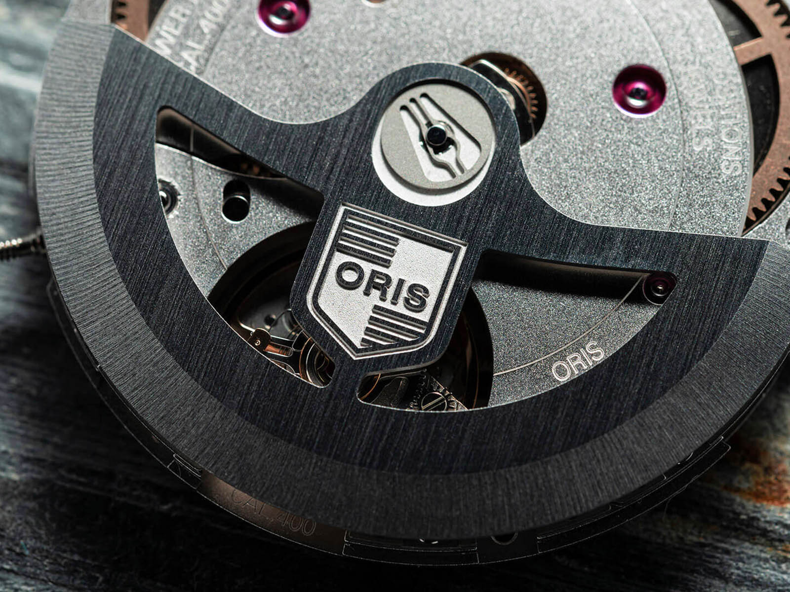 oris-aquis-date-calibre-400-4.jpg