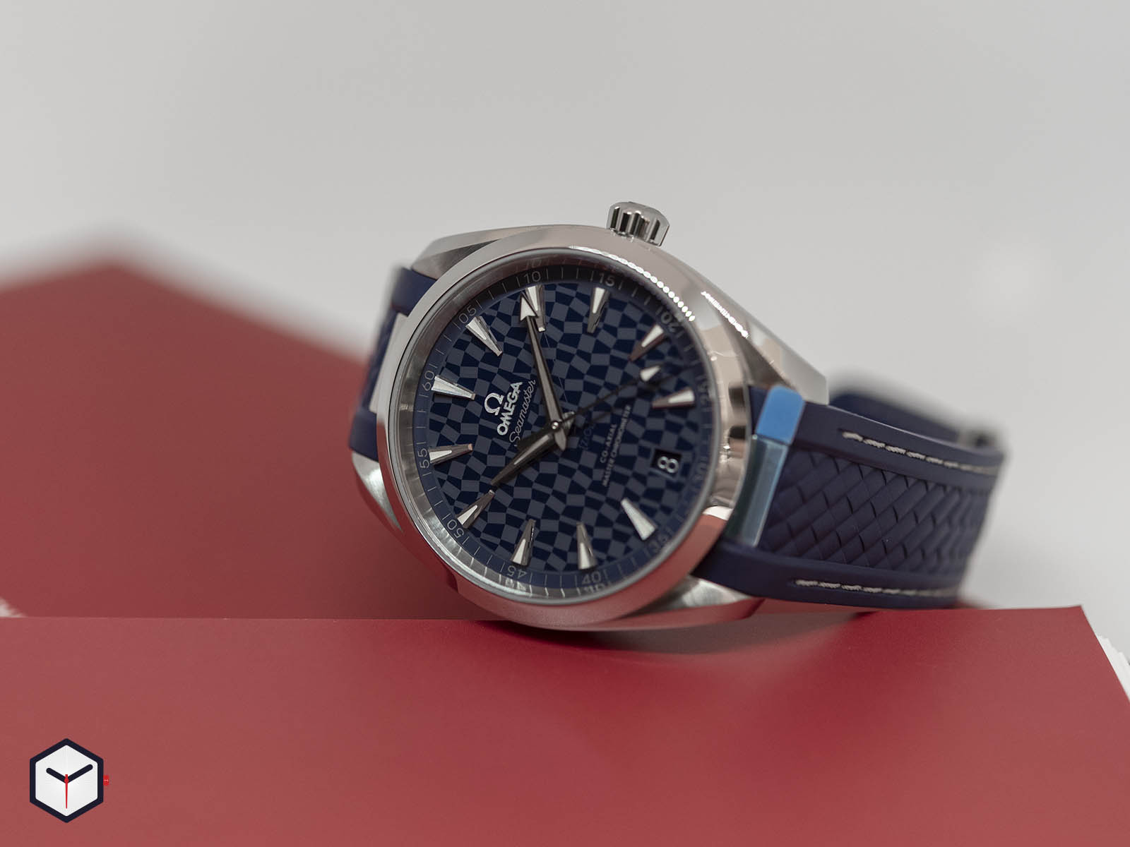 522-12-41-21-03-001-omega-seamaster-aqua-terra-tokyo-2020-limited-edition-1.jpg