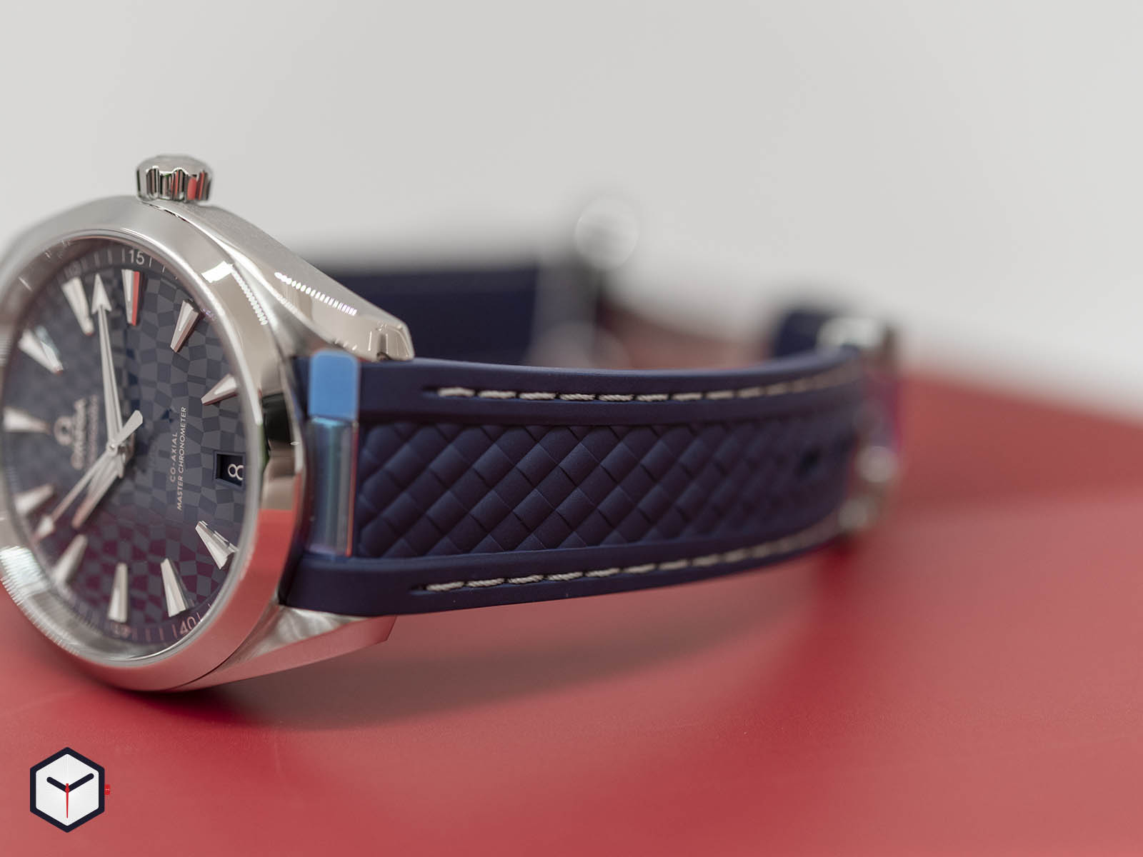 522-12-41-21-03-001-omega-seamaster-aqua-terra-tokyo-2020-limited-edition-3.jpg