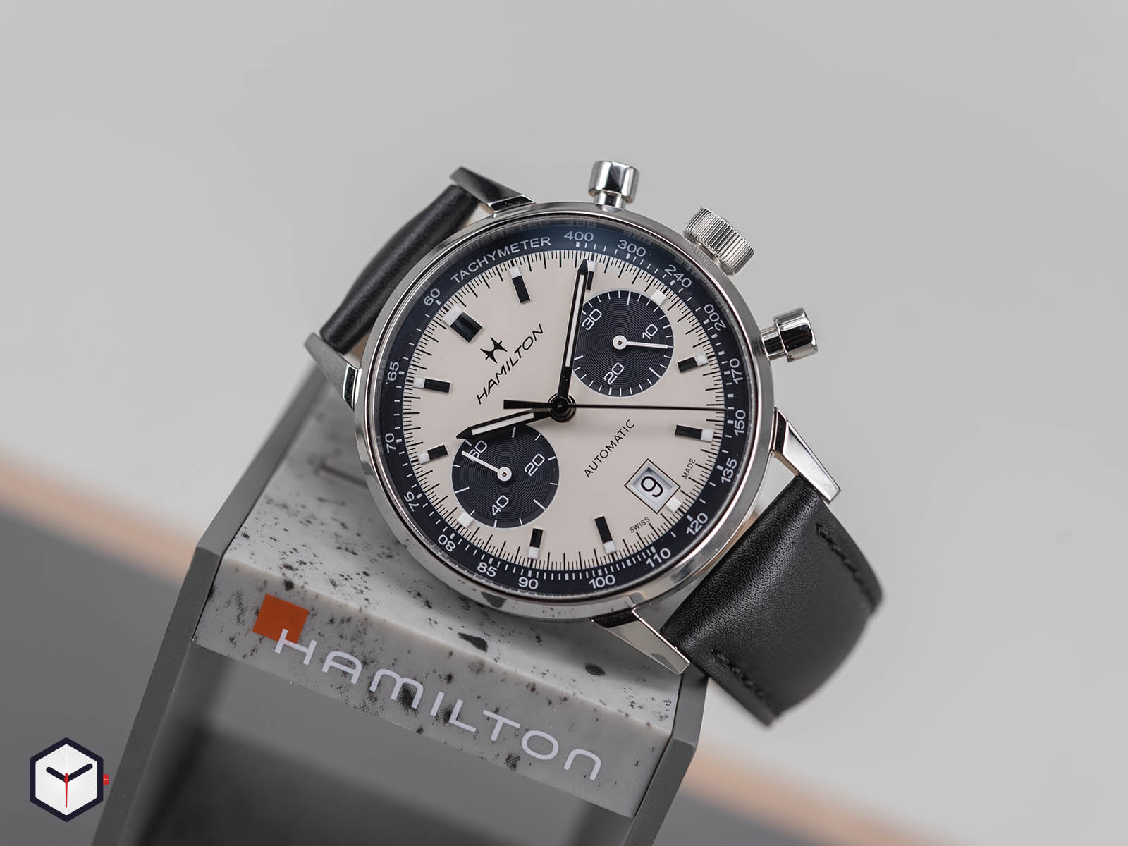 h38416711-hamilton-intra-matic-auto-chrono-2.jpg