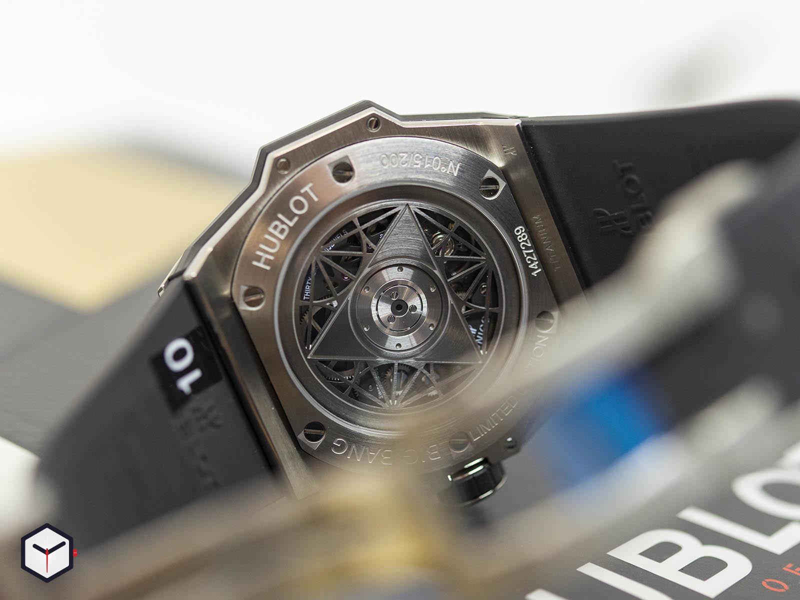 418-nx-1107-rx-mxm19-hublot-big-bang-unico-sang-bleu-ii-titanium-4.jpg