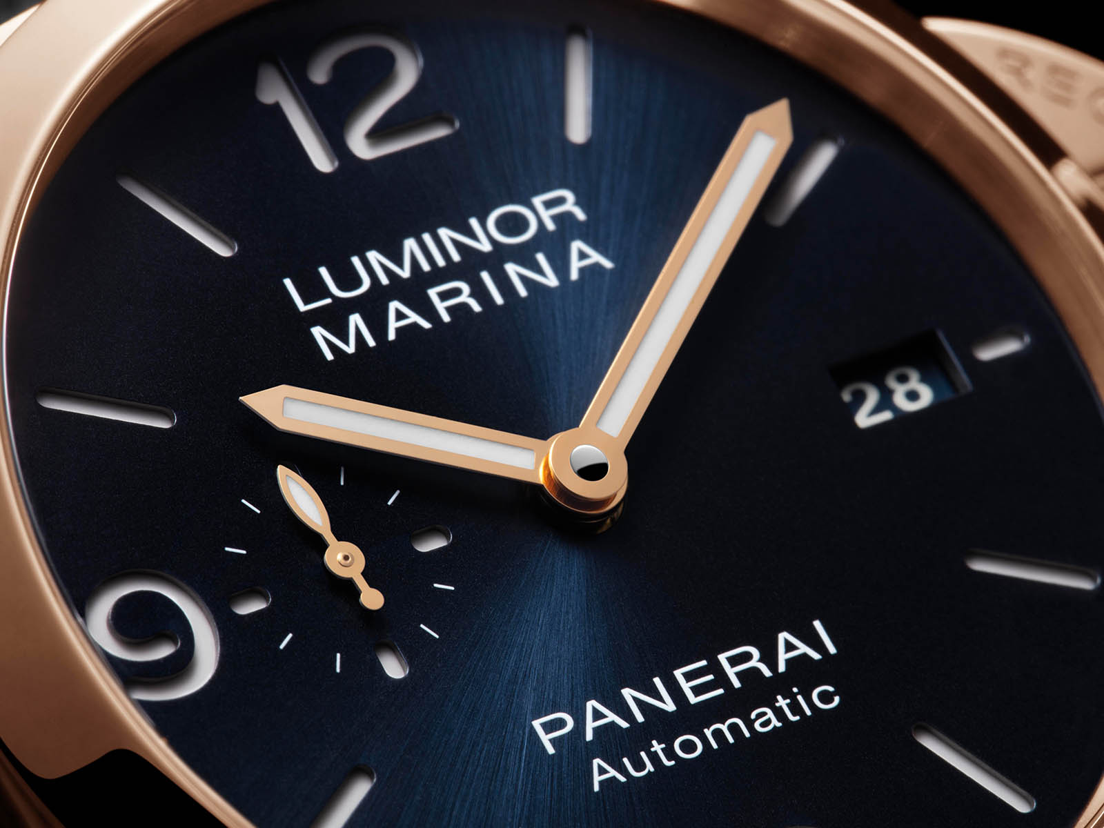 pam01112-officine-panerai-luminor-marina-panerai-goldtech-44mm-t.jpg