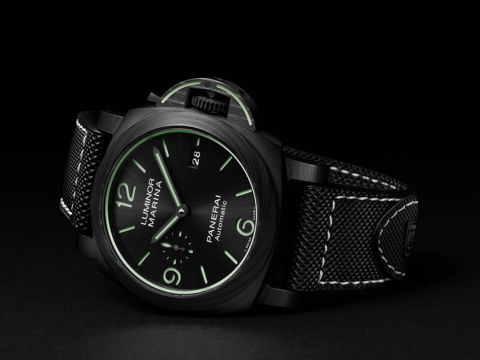 pam01118-officine-panerai-luminor-marina-carbotech-44mm.jpg