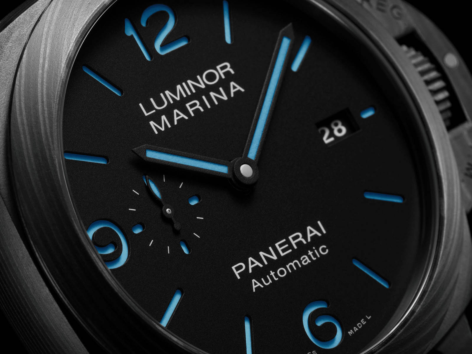 pam01661-panerai-luminor-marina-carbotech-4.jpg