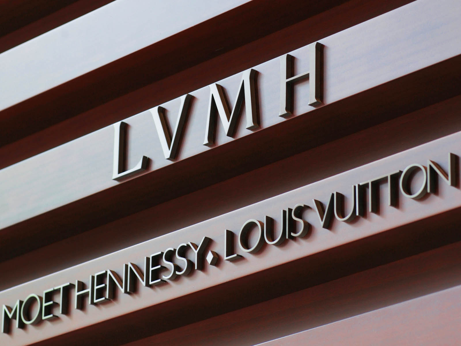 lvmh-group-dubai-2020-1.jpg