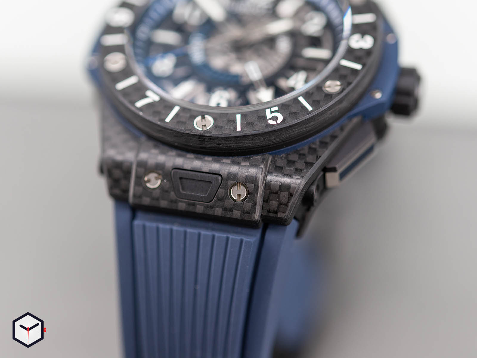 471-qx-7127-rx-hublot-big-bang-unico-gmt-carbon-5.jpg