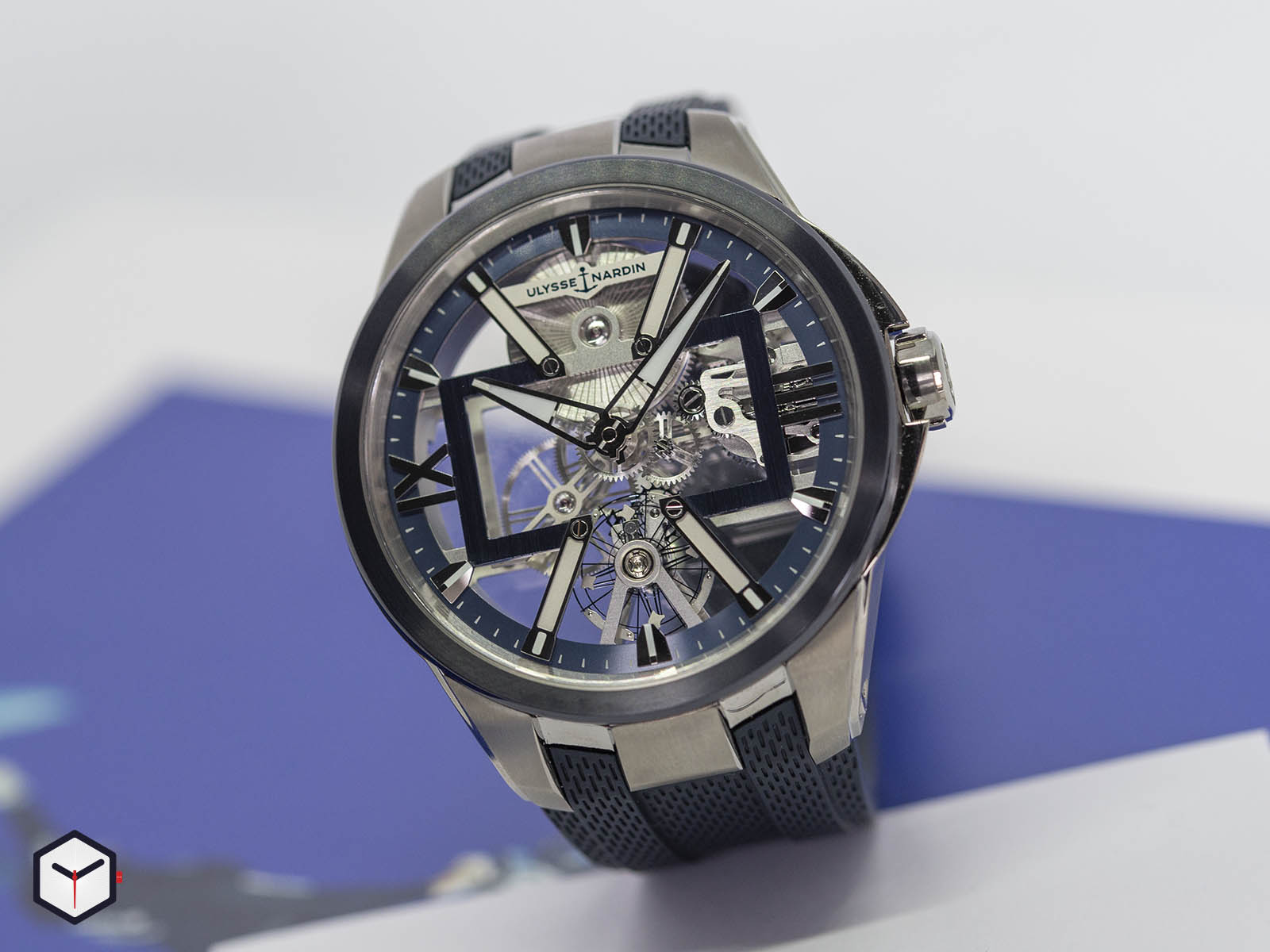 93713-260-3-03-ulysse-nardin-executive-skeleton-x-1.jpg