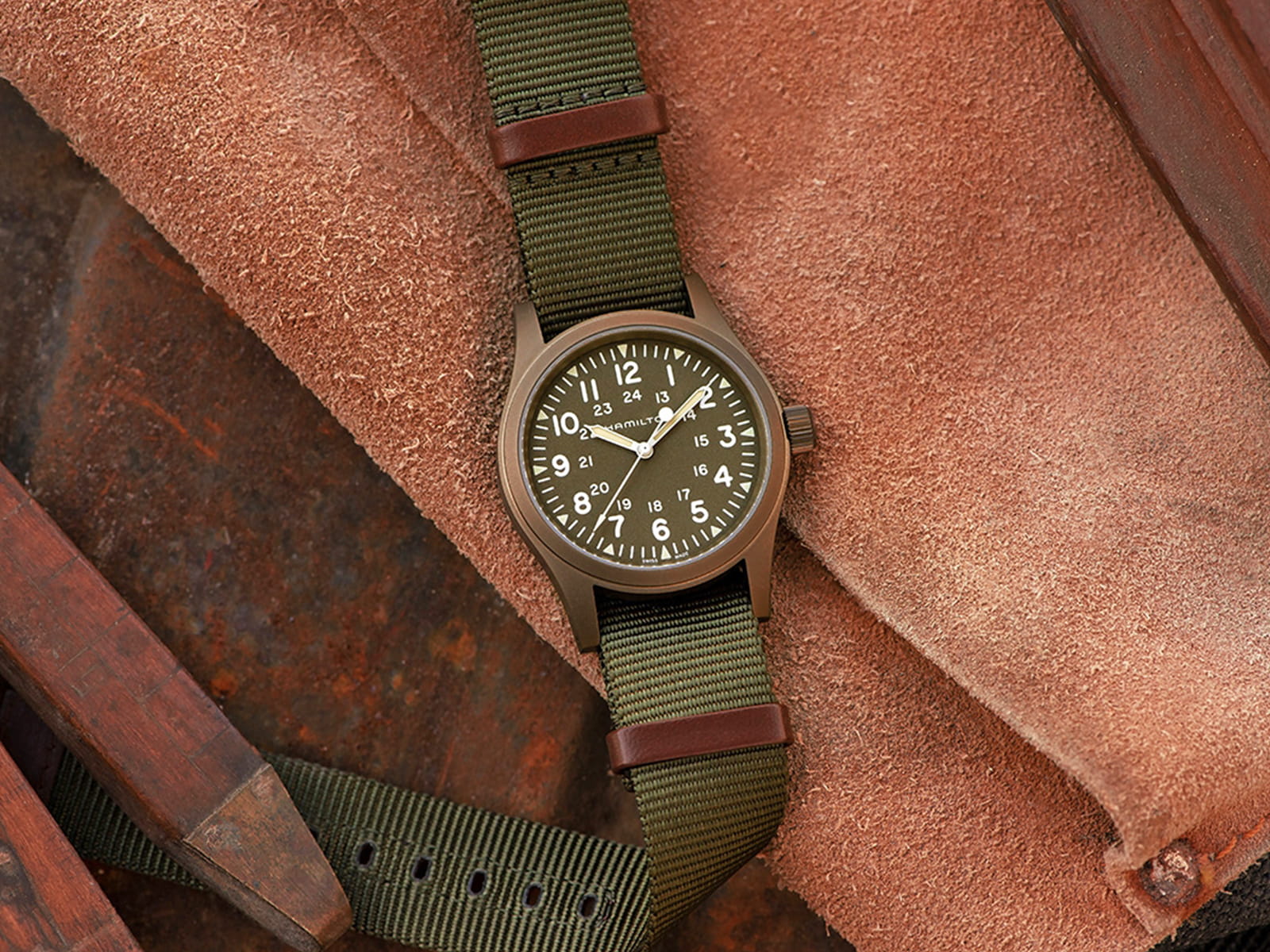 h69449961-hamilton-khaki-field-mechanical-1.jpg