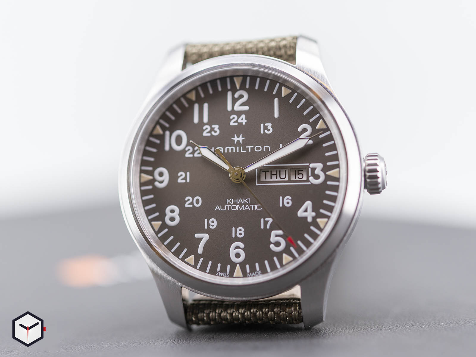 h70535081-hamilton-khaki-field-day-date-auto.jpg