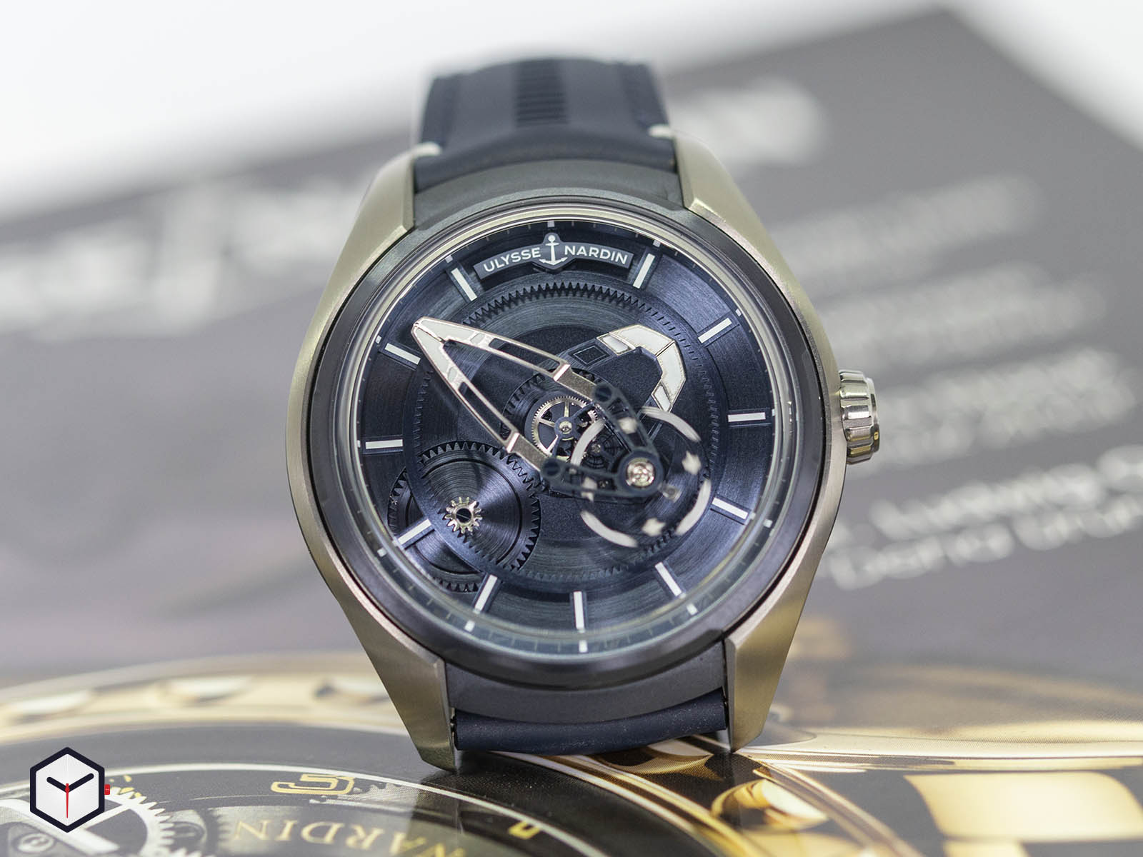 2303-270-03-ulysse-nardin-freak-x-2.jpg