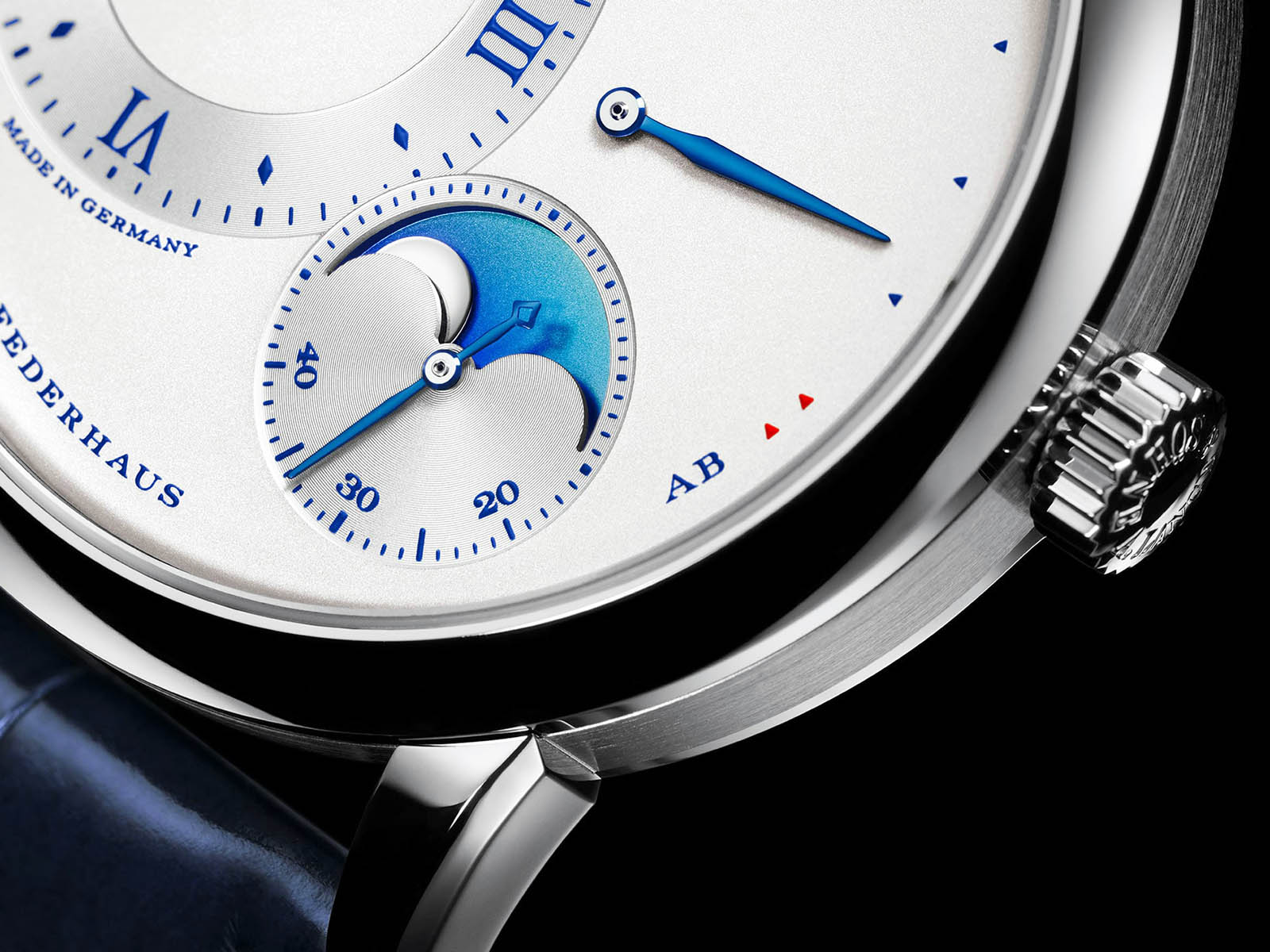 192-066-a-lange-sohne-lange-1-moon-phase-25th-anniversary-2.jpg