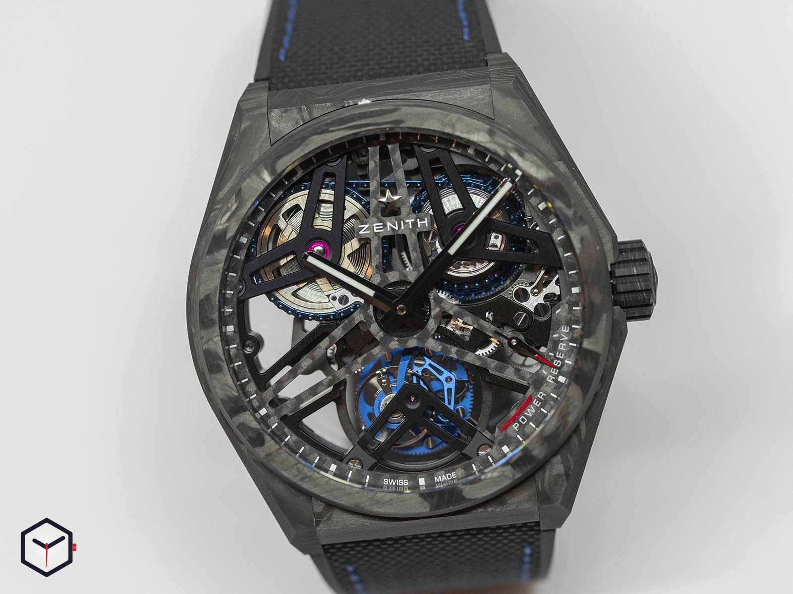 10-9000-4805-78-r916-zenith-defy-fusee-tourbillon-carbon-3.jpg