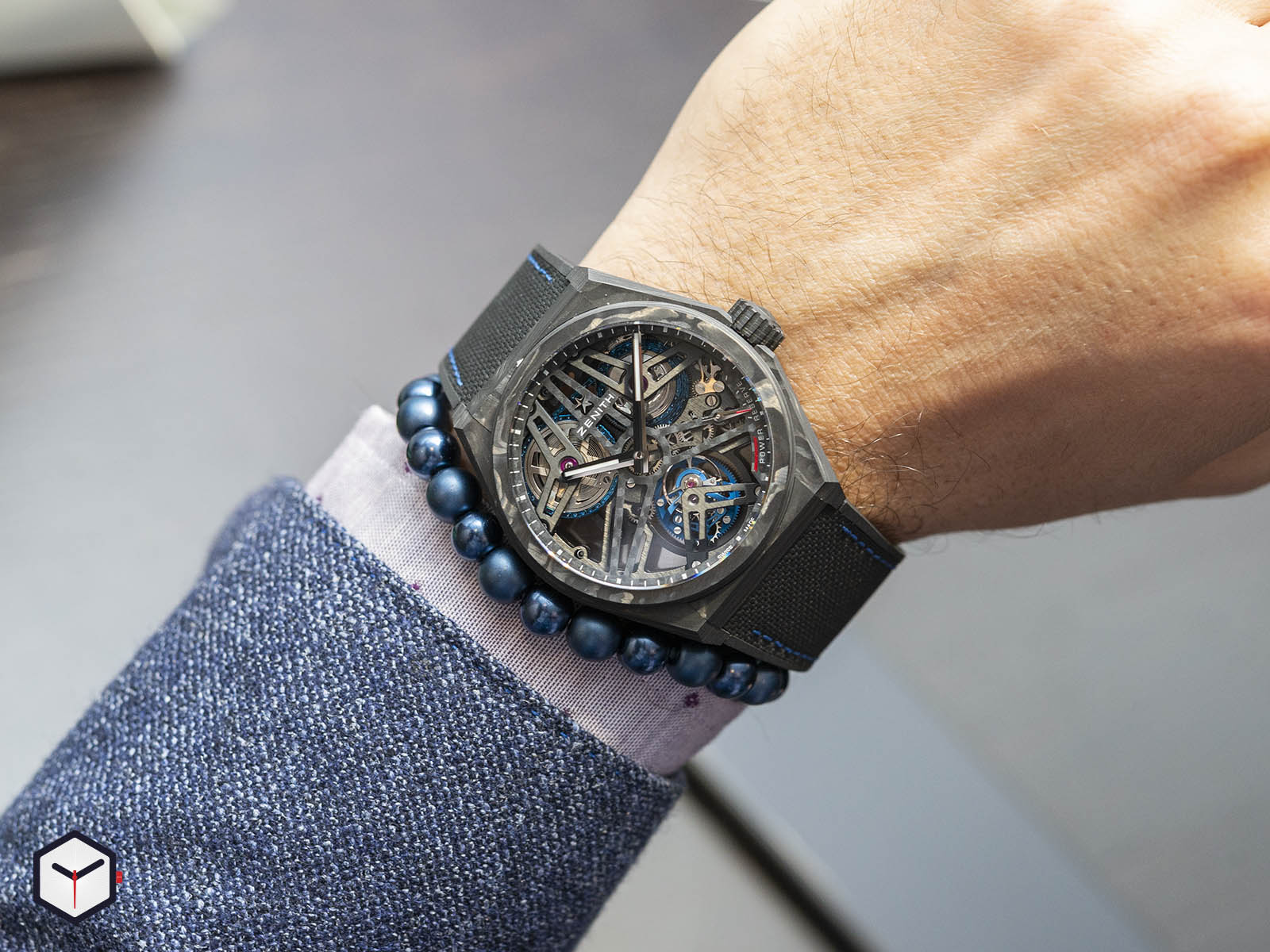 10-9000-4805-78-r916-zenith-defy-fusee-tourbillon-carbon-7.jpg