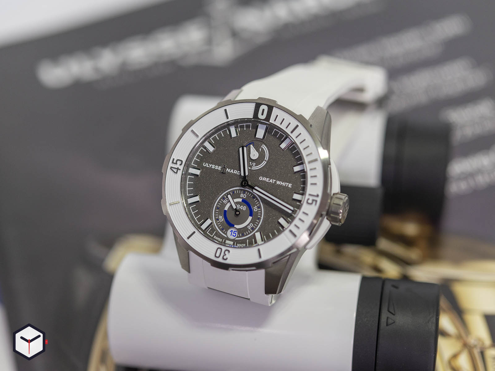 1183-170le-3-90-gw-ulysse-nardin-diver-chronometer-1.jpg