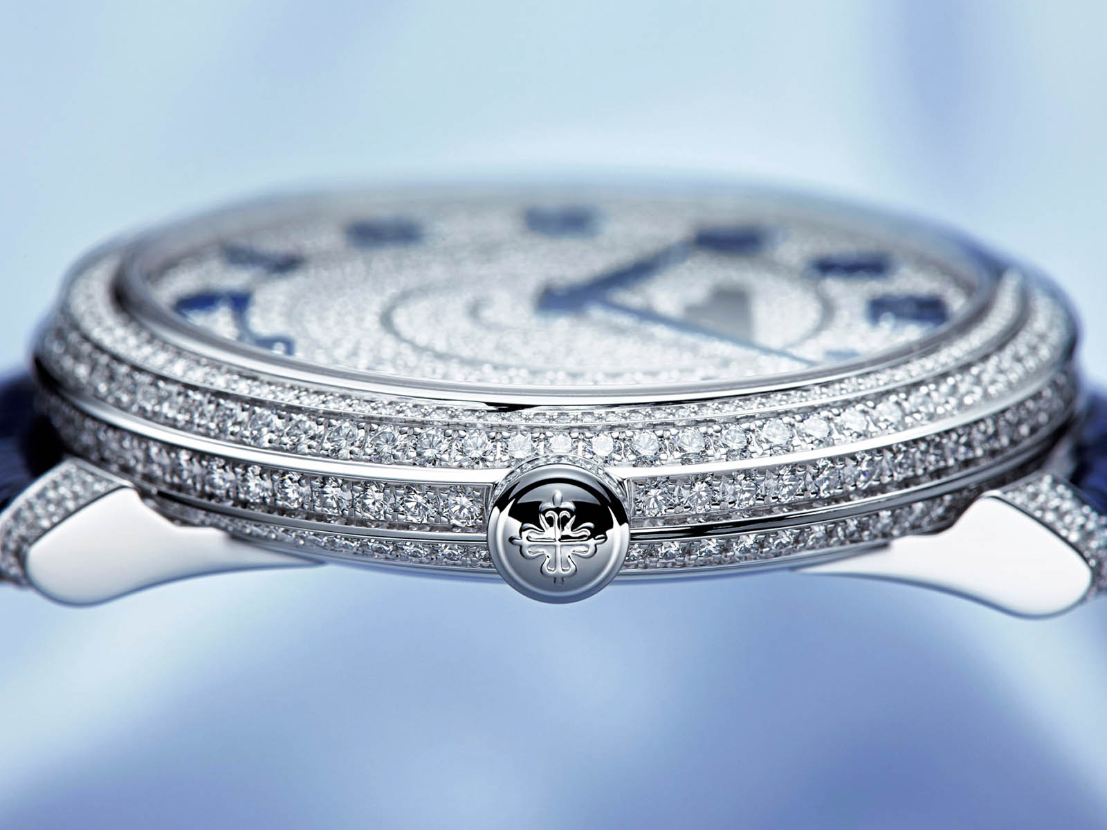 4978-400g-001-patek-philippe-calatrava-diamond-ribbon-joaillerie-2.jpg