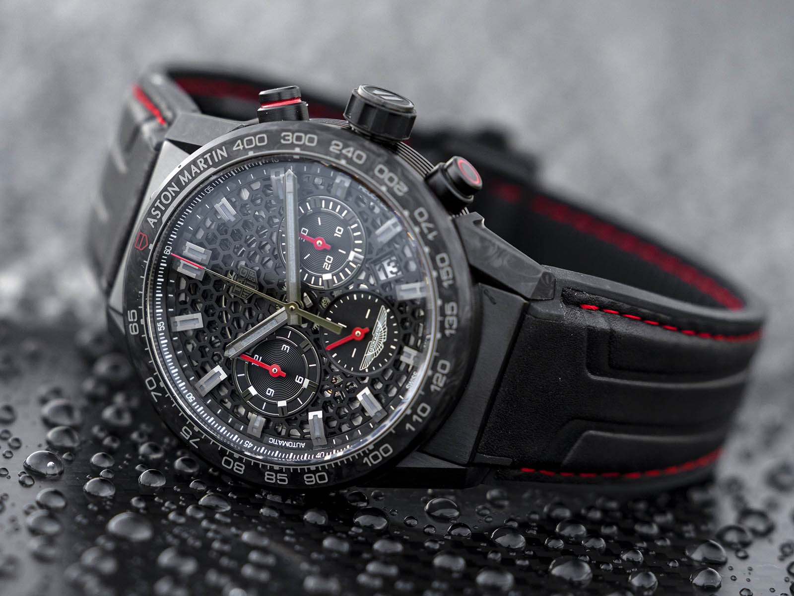 cbg2080-ft6165-tag-heuer-carrera-heuer-02-aston-martin-dbs-edition-1.jpg