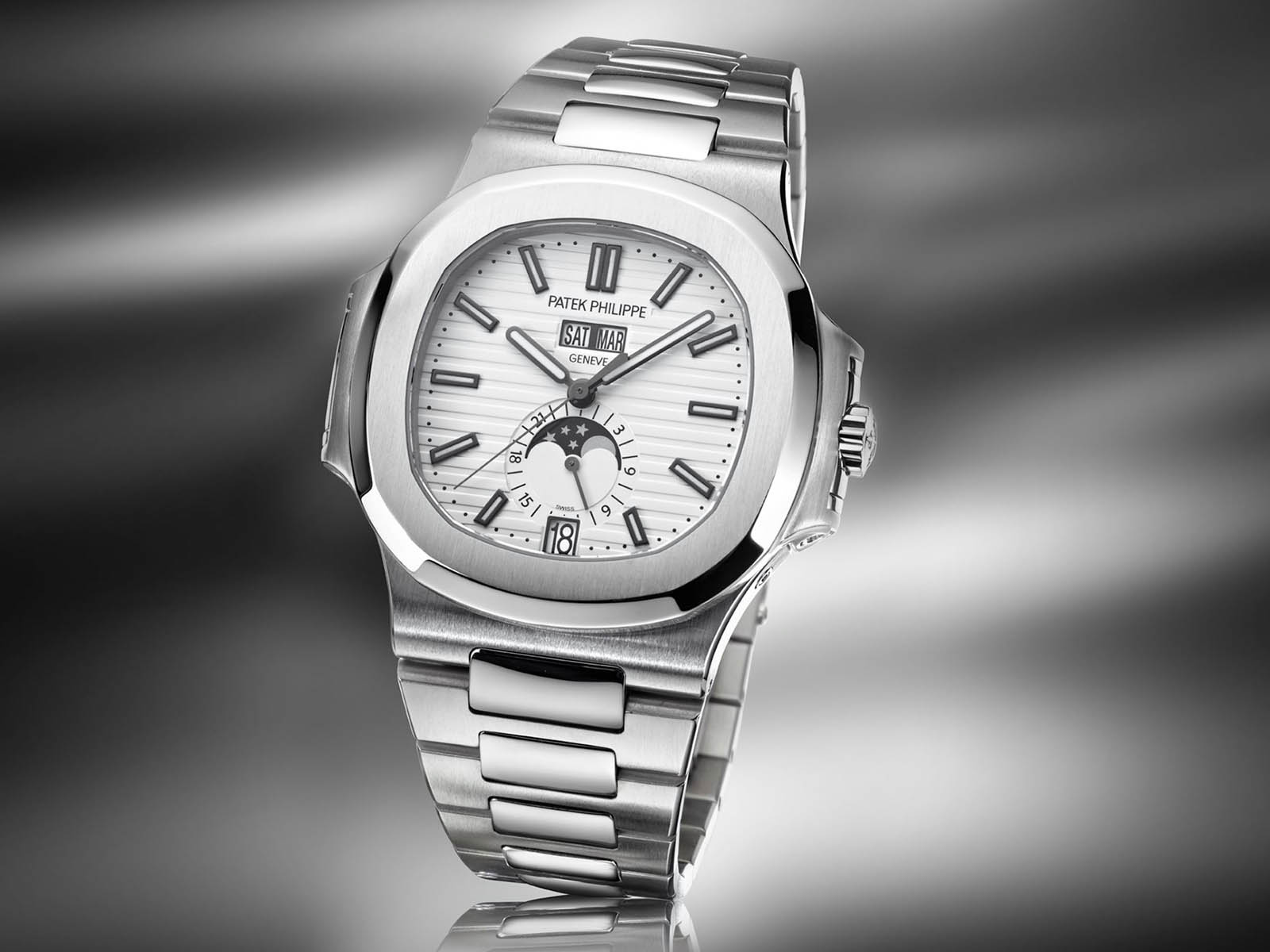 5726-1a-010-patek-philippe-nautilus.jpg