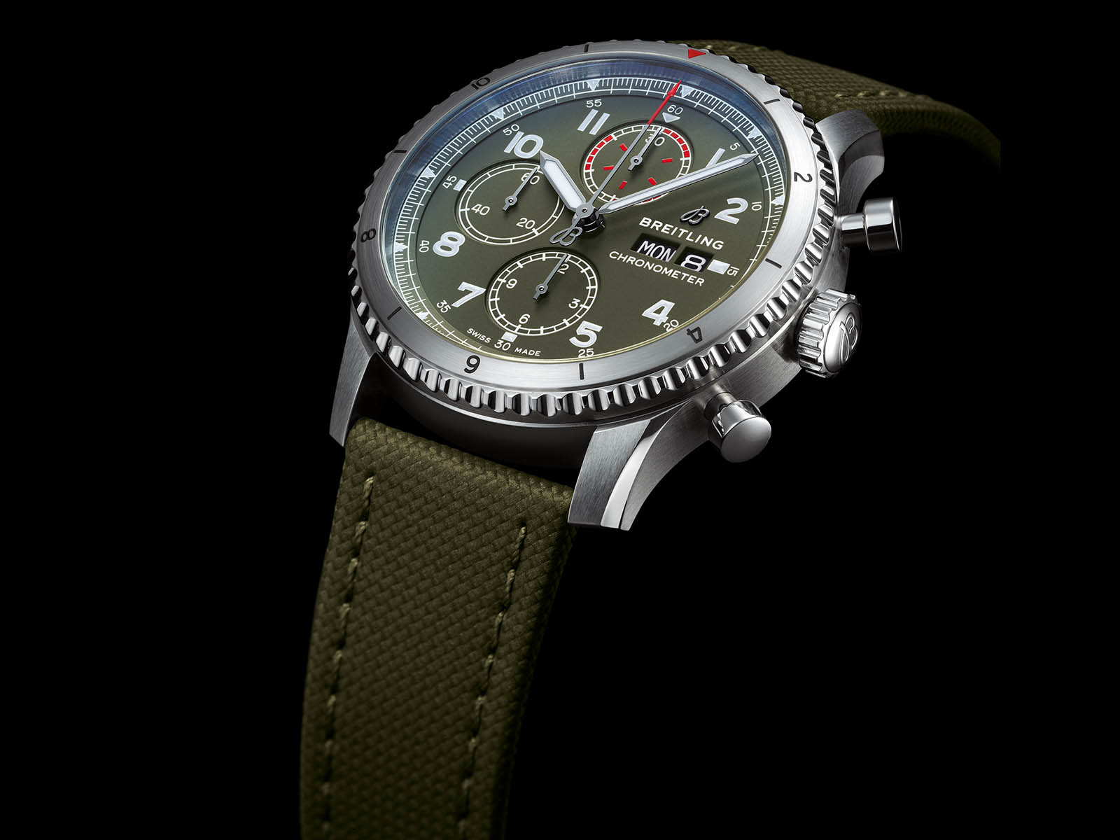 a13316-breitling-aviator-8-chronograph-43-curtiss-warhawk-2.jpg