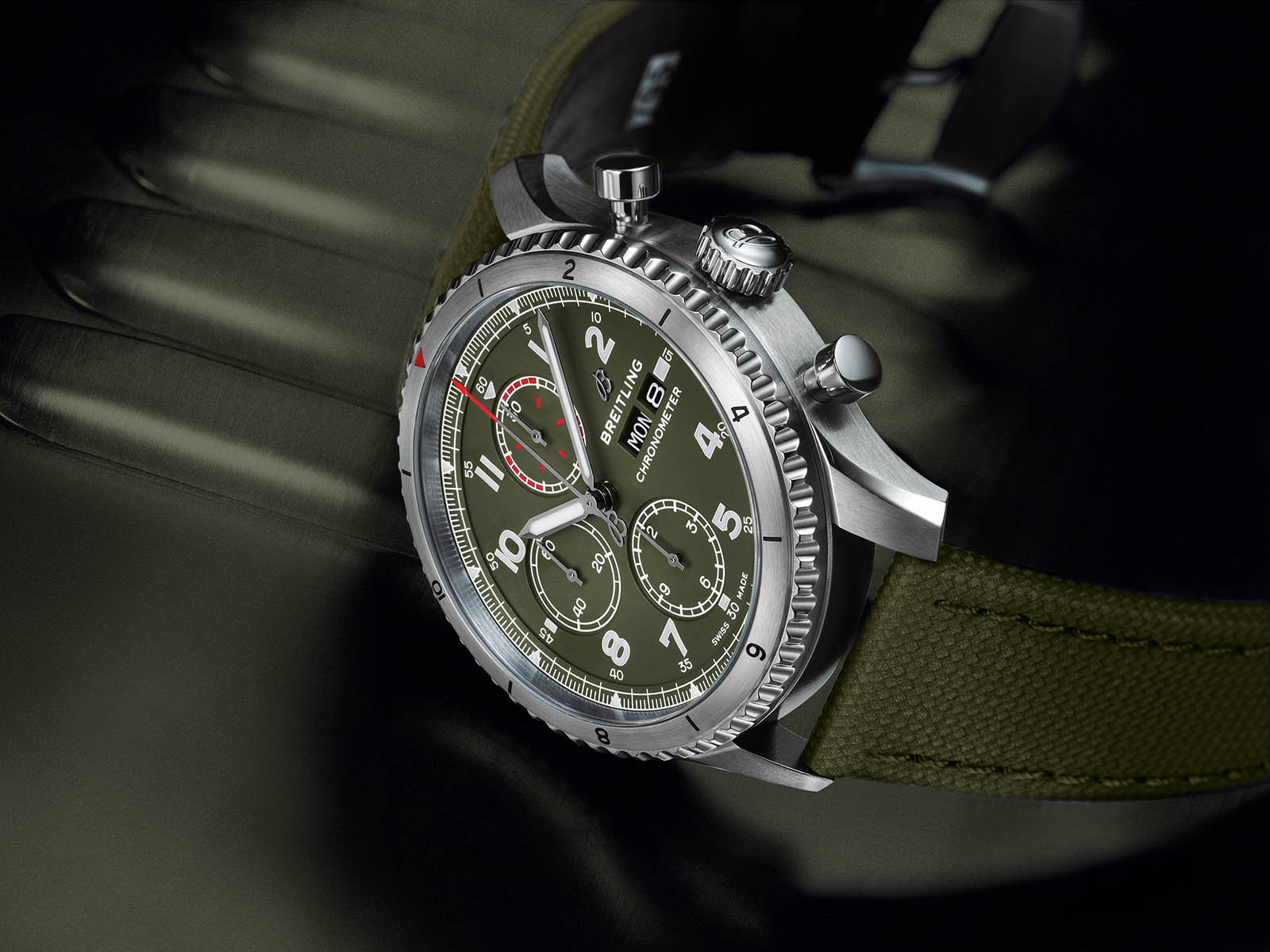 a13316-breitling-aviator-8-chronograph-43-curtiss-warhawk-1.jpg