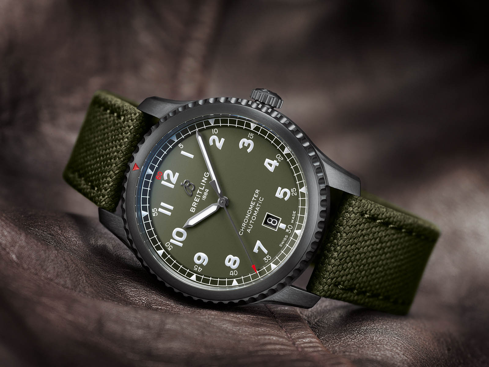 m173152a-breitling-aviator-8-automatic-41-curtiss-warhawk-1.jpg