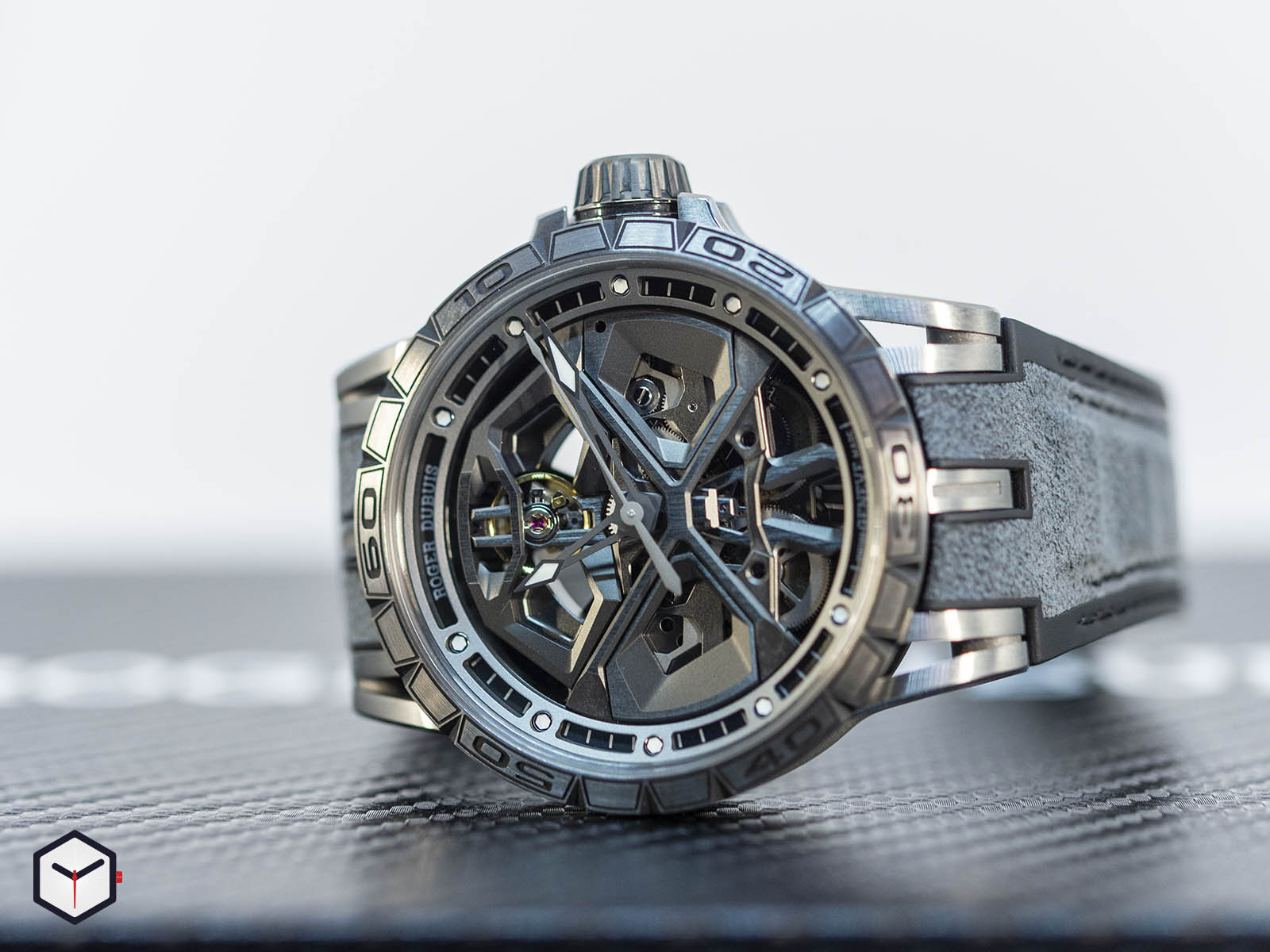 rddbex0748-roger-dubuis-excalibur-huracan-sihh-2019-1.jpg