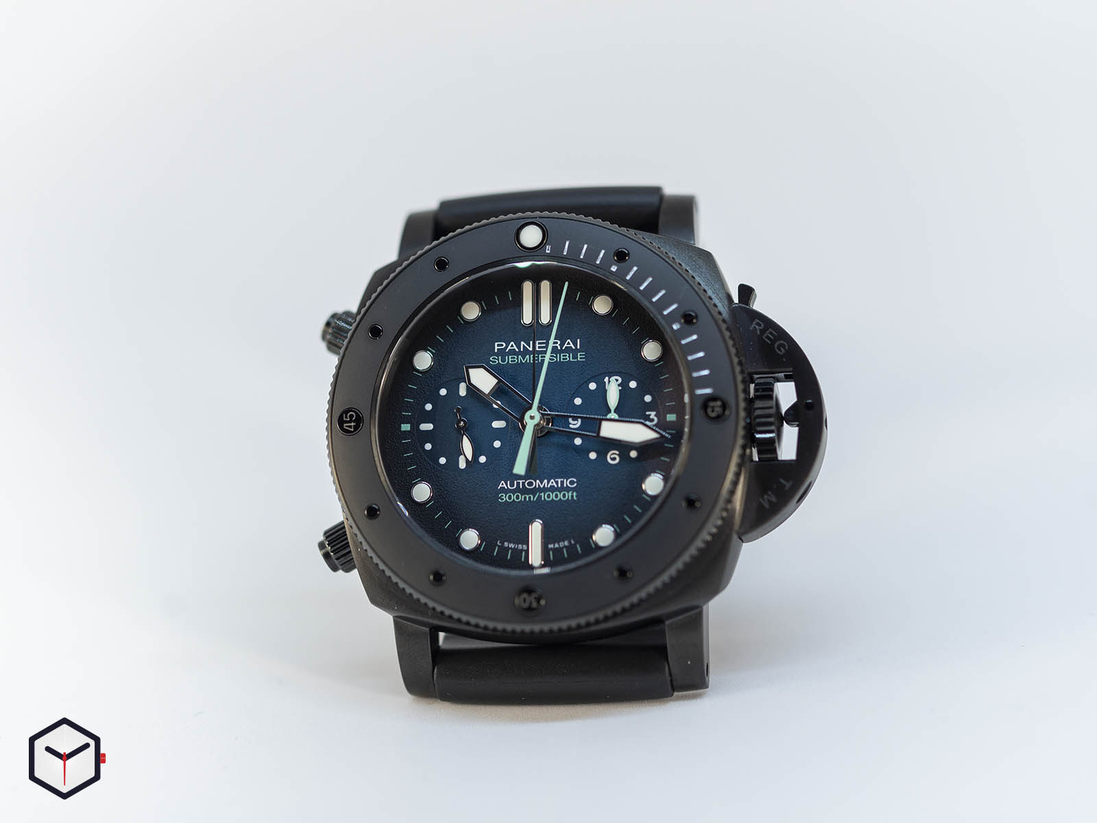 pam00983-officine-panerai-submersible-chrono-guillaume-nery-edition-47mm-sihh-2019-1.jpg