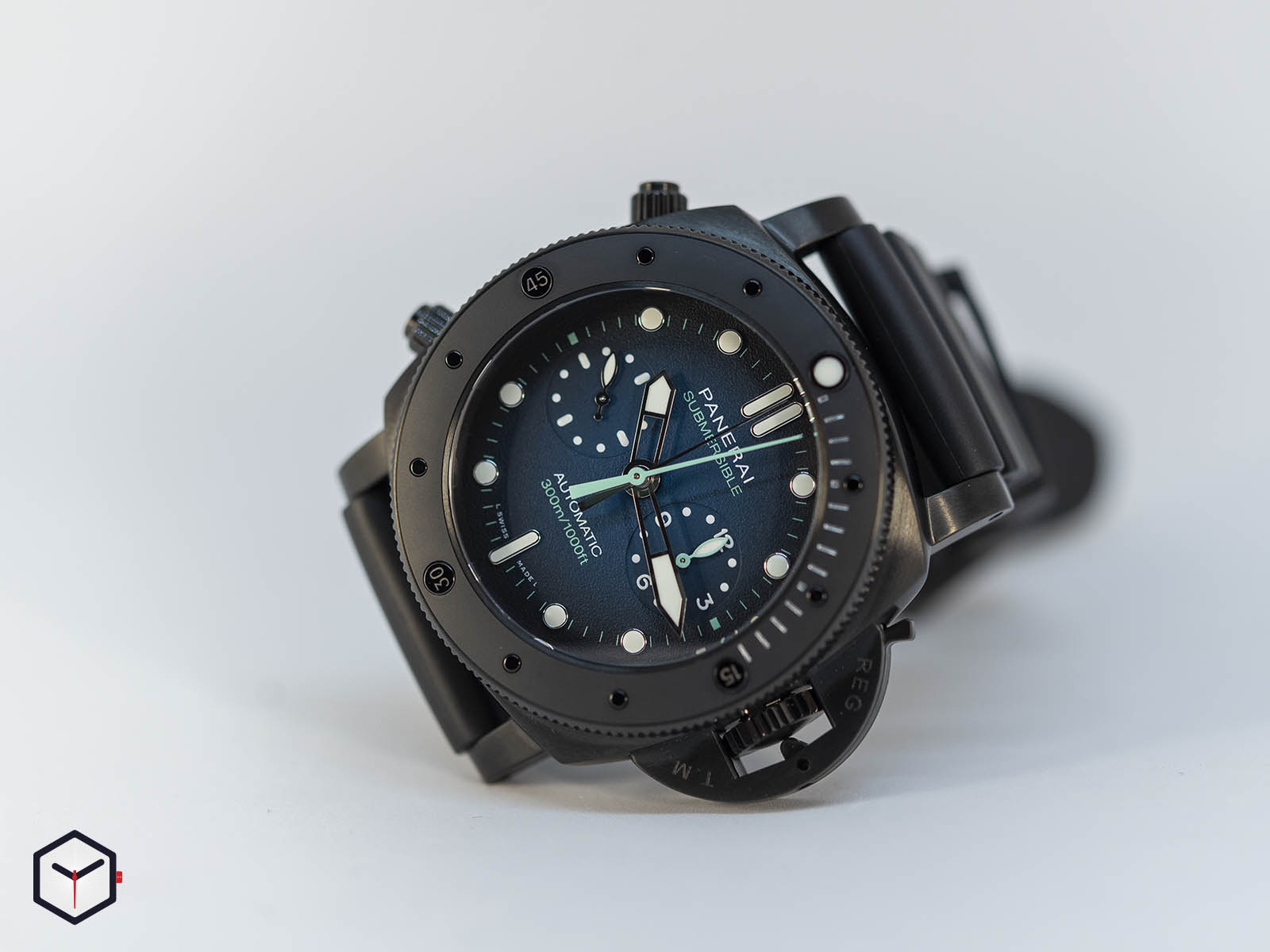 pam00983-officine-panerai-submersible-chrono-guillaume-nery-edition-47mm-sihh-2019-2.jpg