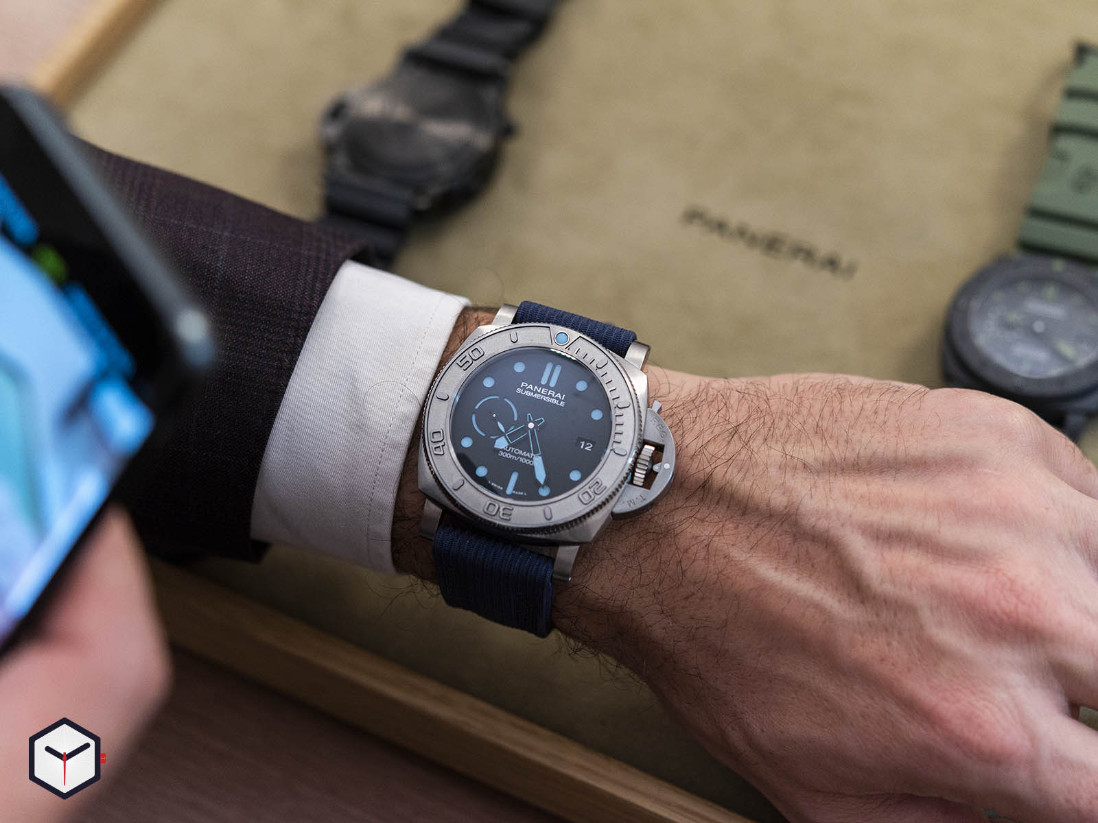 pam00985-officine-panerai-submersible-mike-horn-edition-47mm-sihh-2019-1.jpg