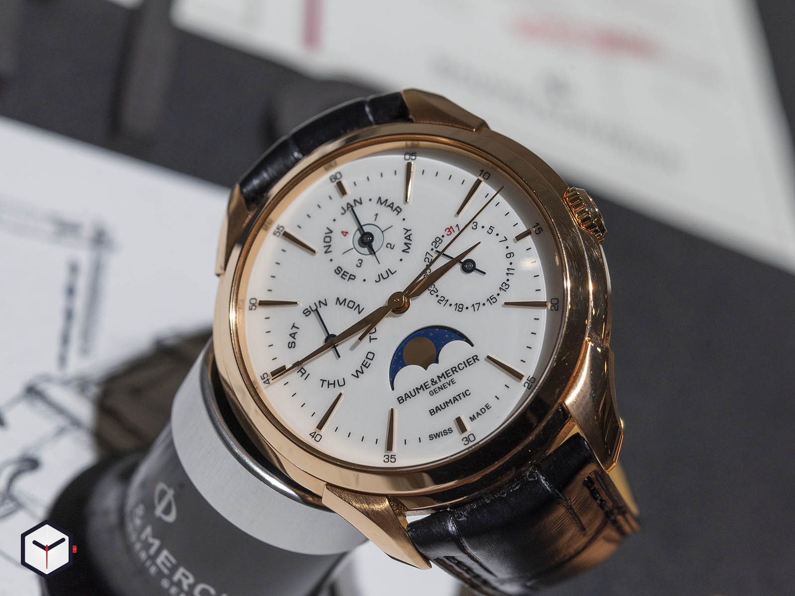 m0A10470-baume-mercier-clifton-baumatic-perpetual-calendar-sihh-2019-1.jpg