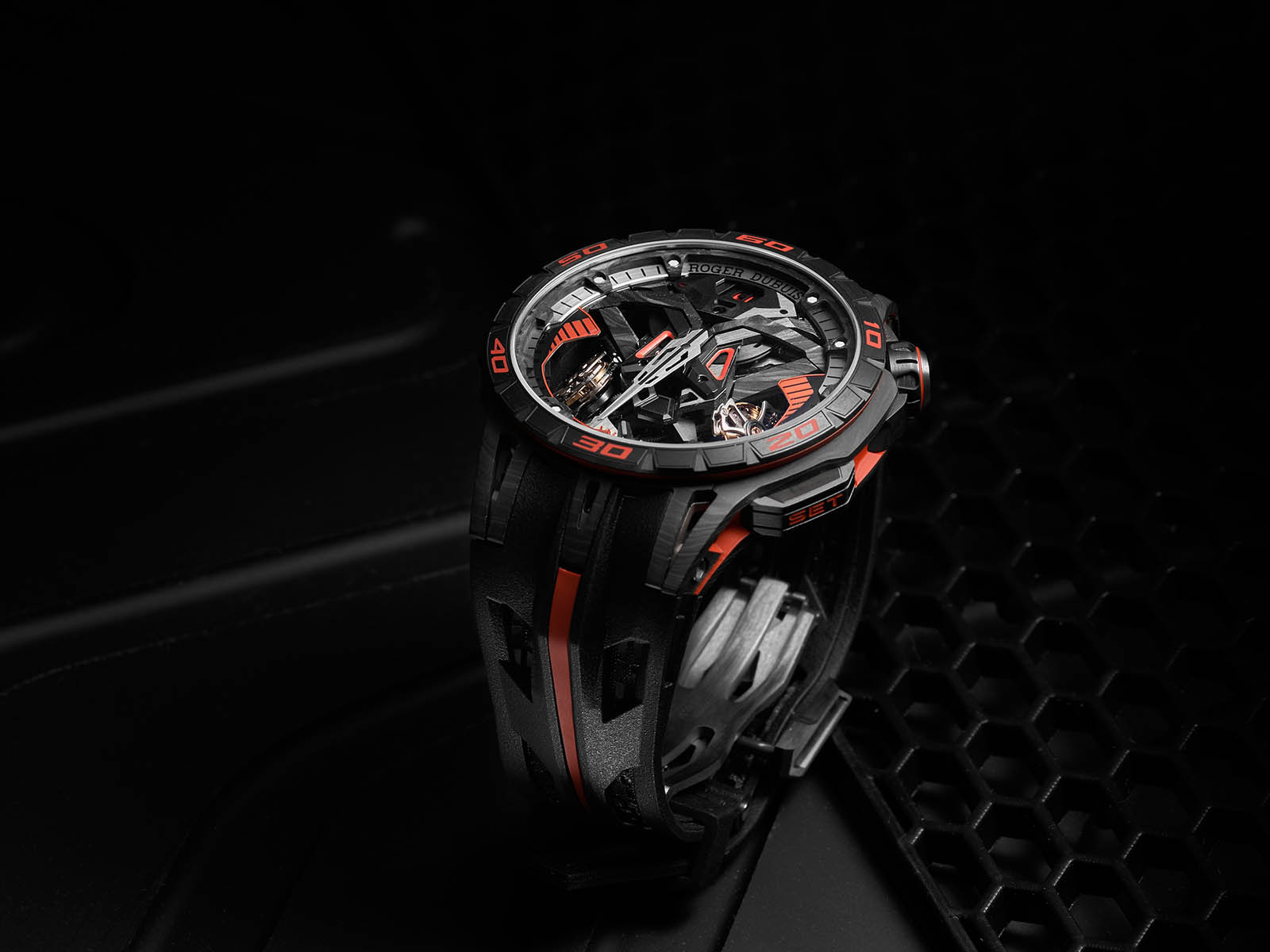 rddbex0765-roger-dubuis-excalibur-one-off-1.jpg