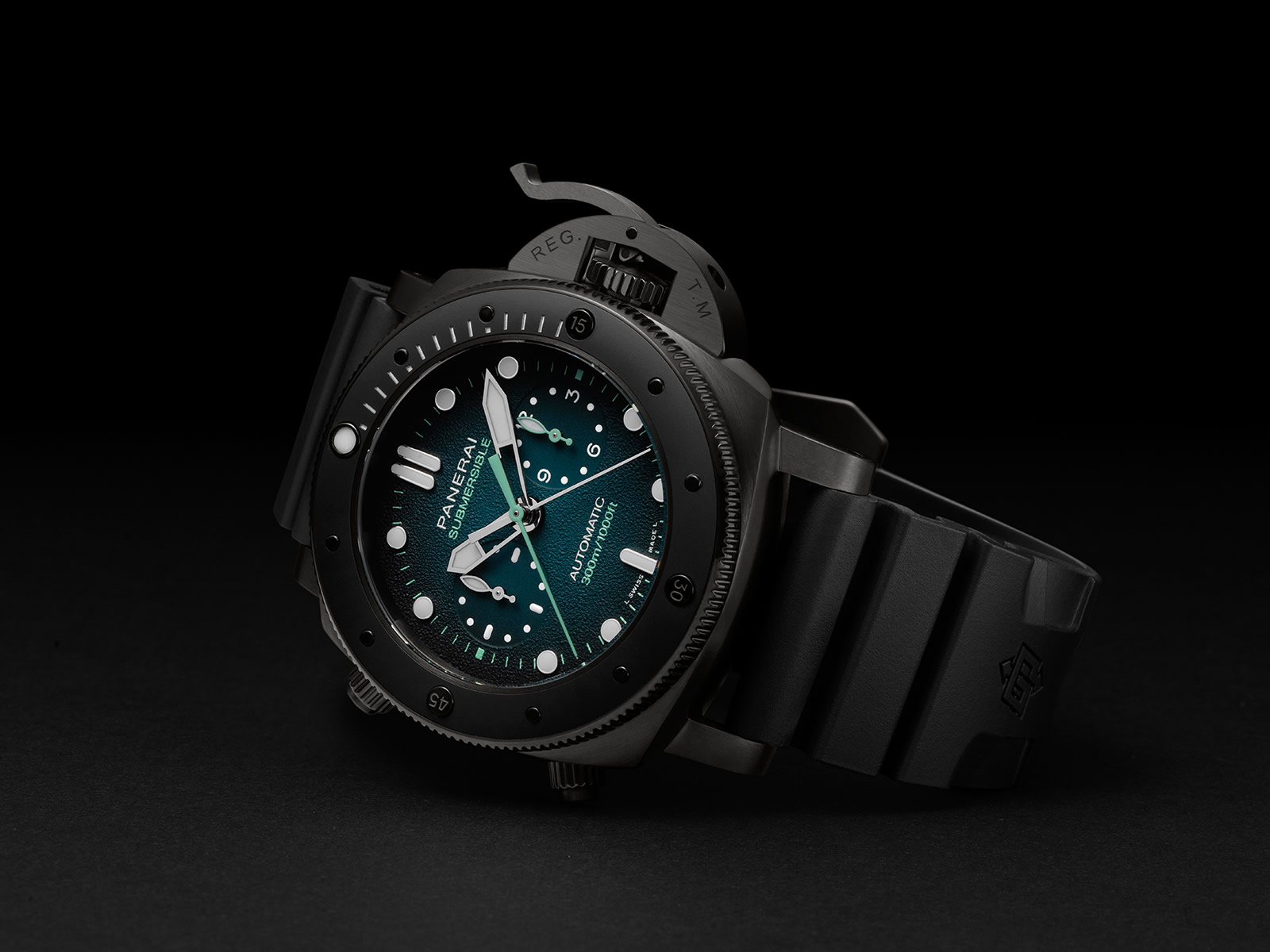 pam00983-officine-panerai-submersible-chrono-guillaume-nery-edition-blue-and-black-dial-1-.jpg