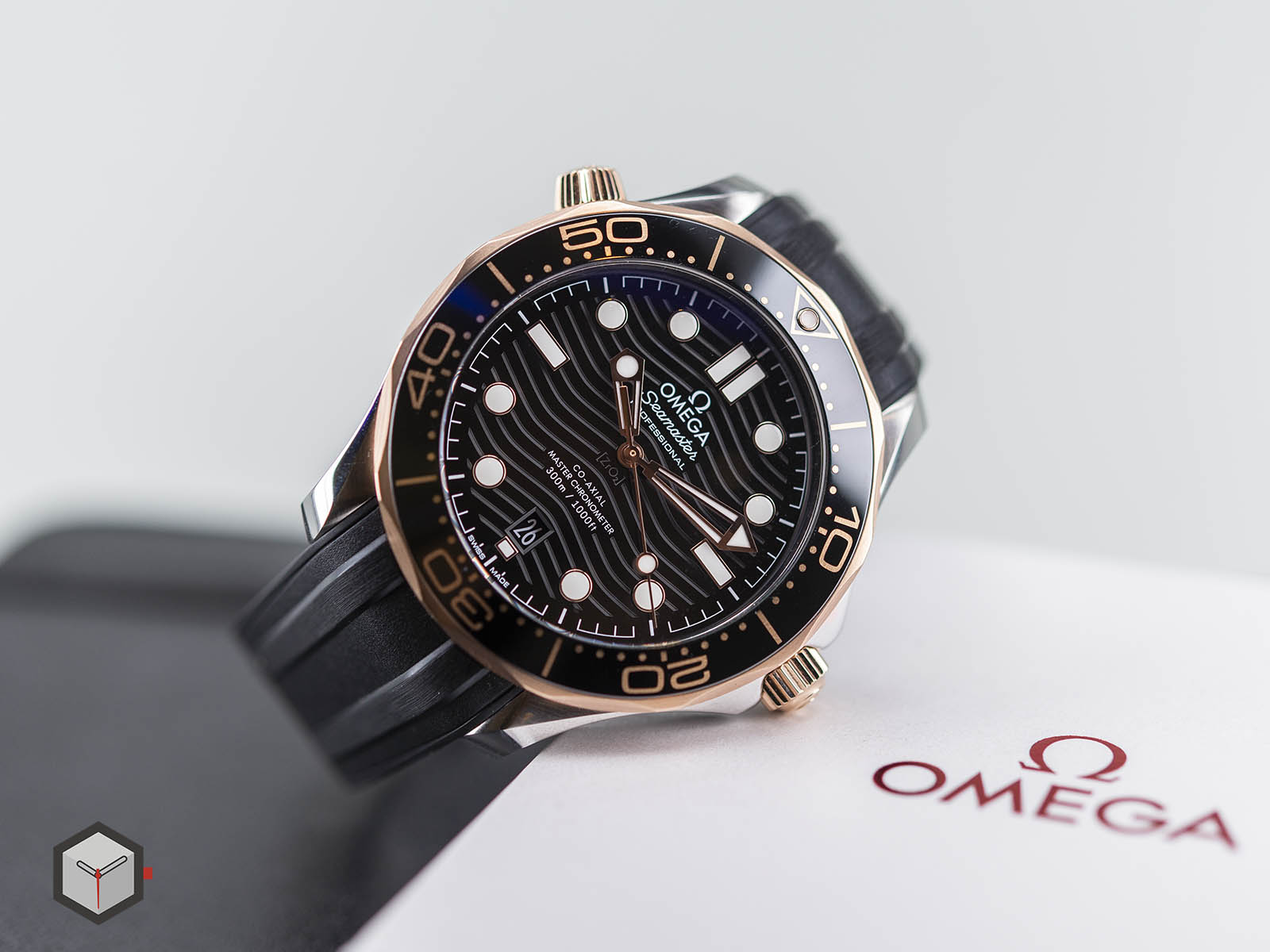 210-22-42-20-01-002-omega-seamaster-diver-300m-42mm-3.jpg