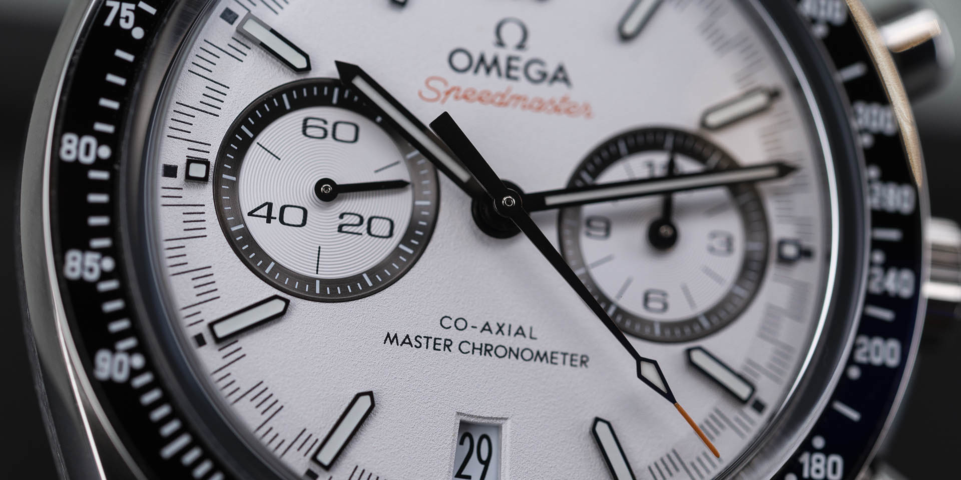 329-30-44-51-04-001-omega-speedmaster-racing-co-axial-master-1.jpg