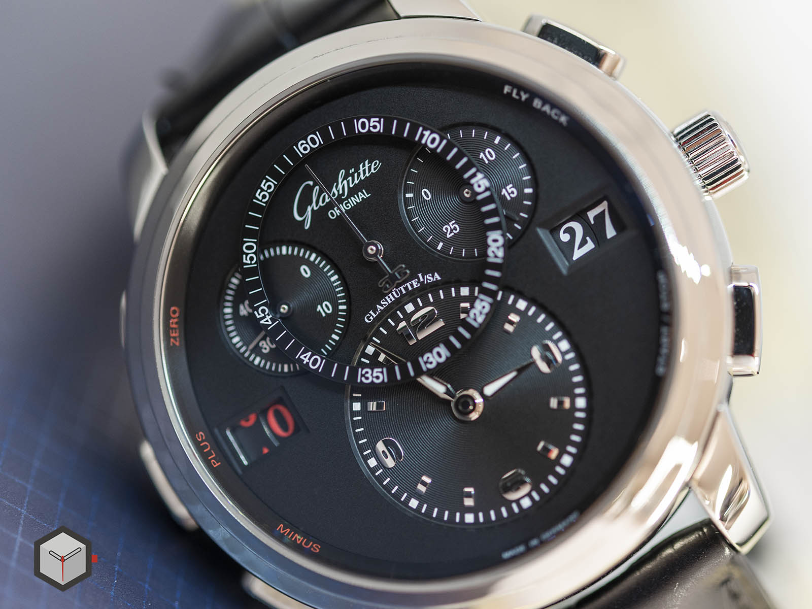 glashutte-original-panomatic-counter-xl-4.jpg