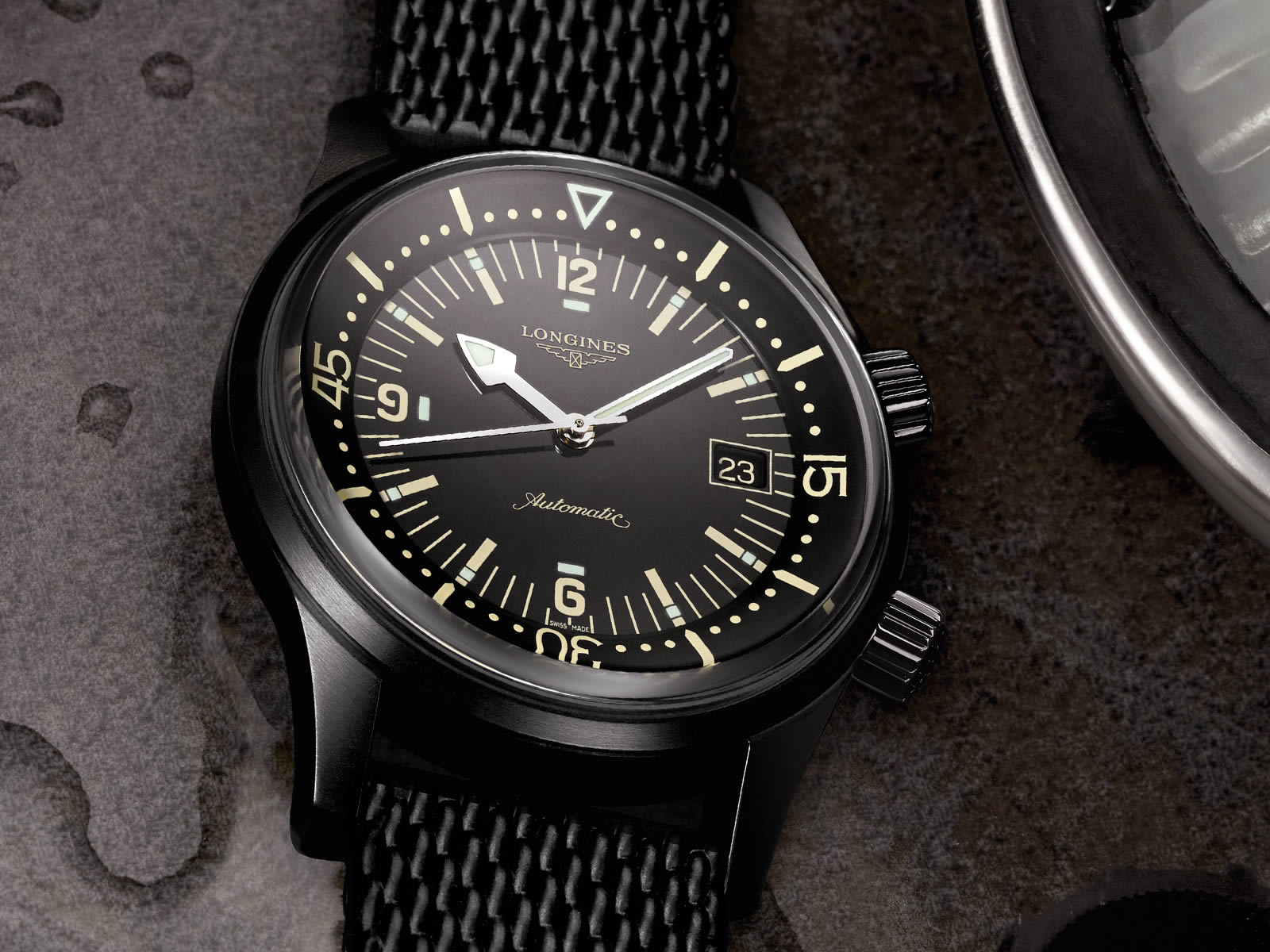 l3-774-2-50-9-the-longines-legend-diver-watch-2.jpg